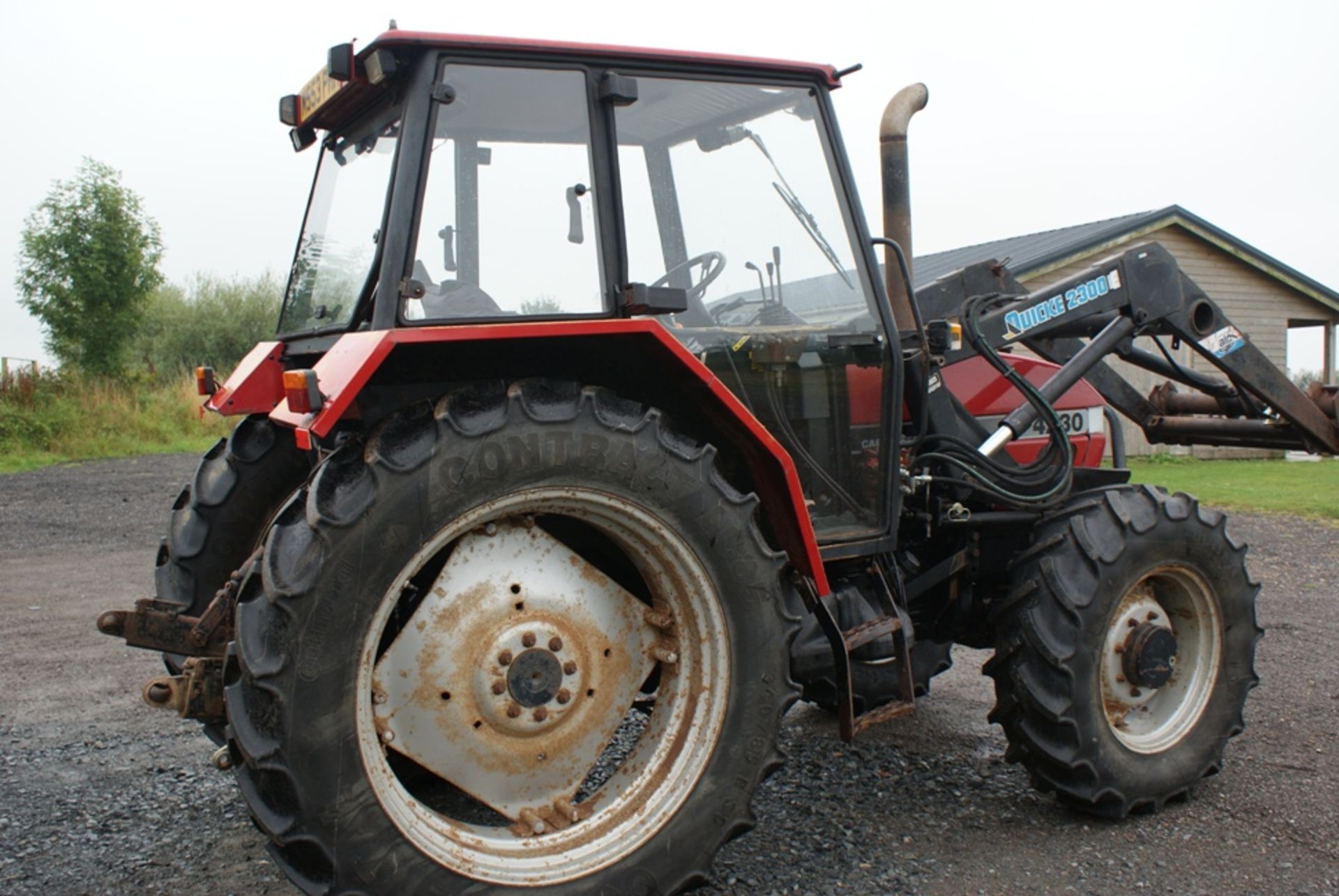 1995 Case 4230 Tractor with Quicke 2300 Loader. V5 will be supplied. 6212 Recorded hrs. Reg. No. - Image 3 of 6