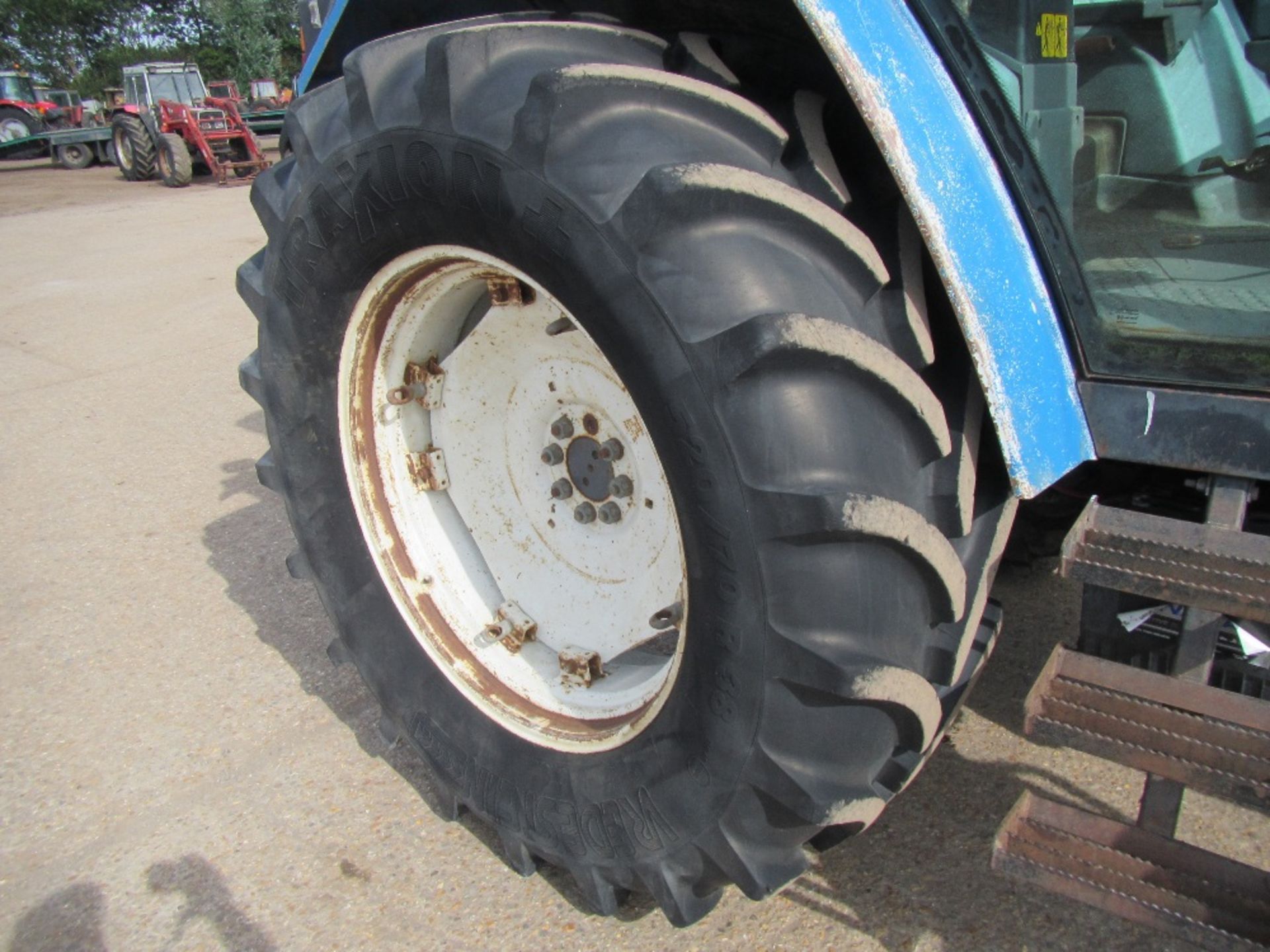 Ford 8240 4wd Tractor Ser No BE04869 - Image 6 of 17