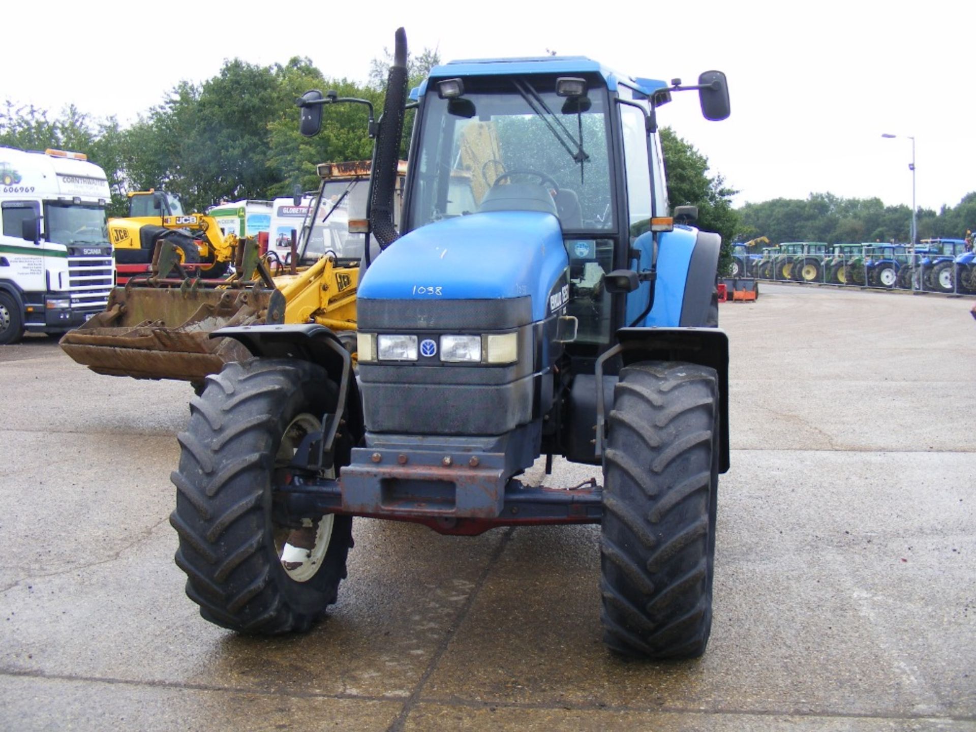 New Holland 8260 4wd Range Command Tractor P Reg - Image 2 of 6