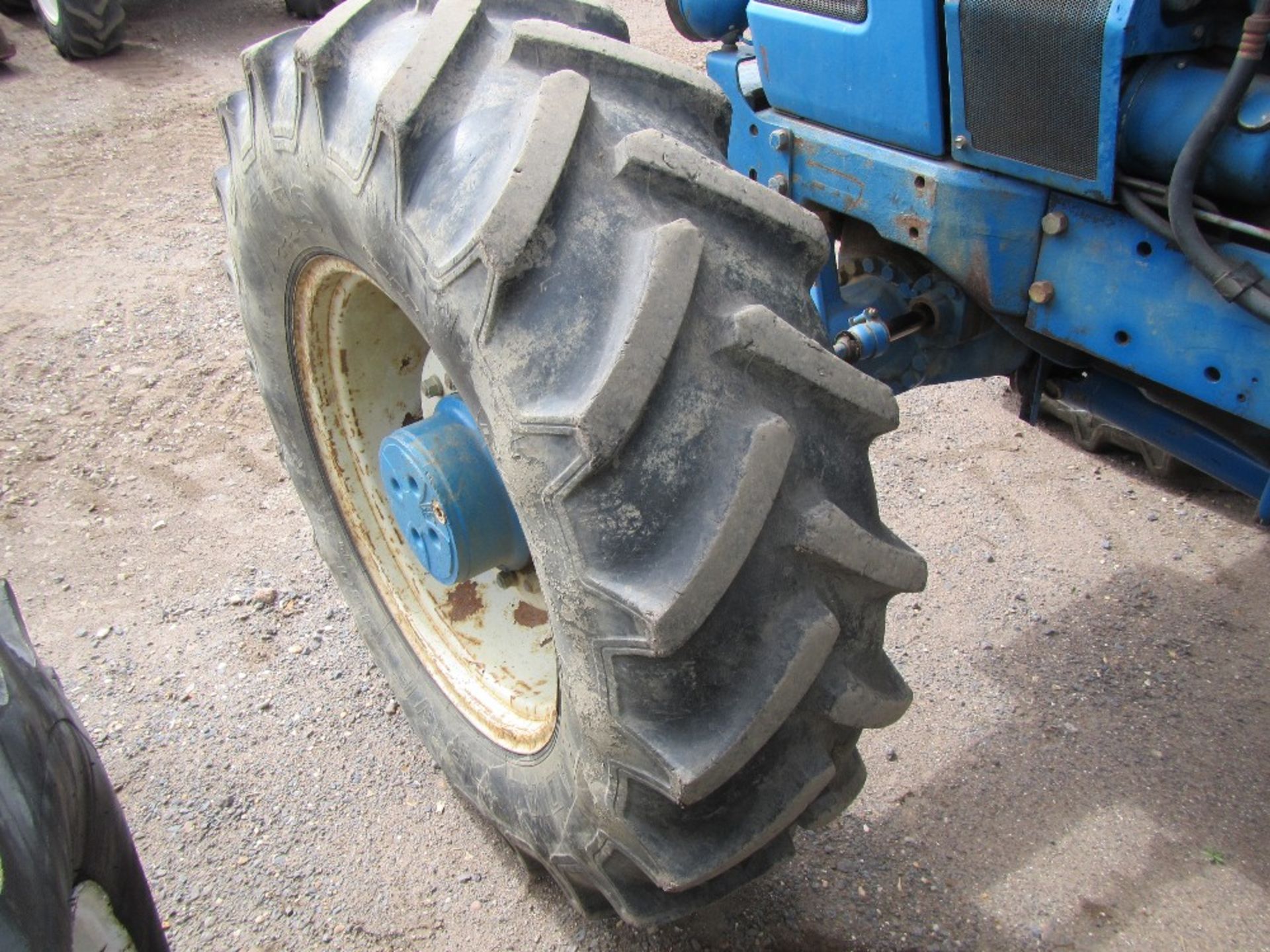 Ford 8630 4wd Tractor with Air Con, Air Seat, 3 Double Remotes. V5 will be supplied Reg. No. H484 - Image 11 of 19