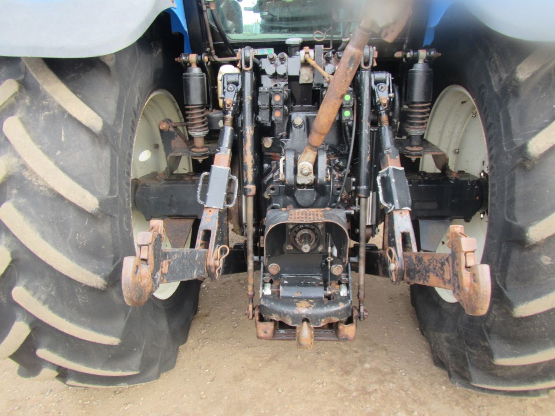 New Holland TM155 Tractor with Cab Suspension, Air Con & Air Seat. Reg. No. HX04 PVE. - Image 7 of 16