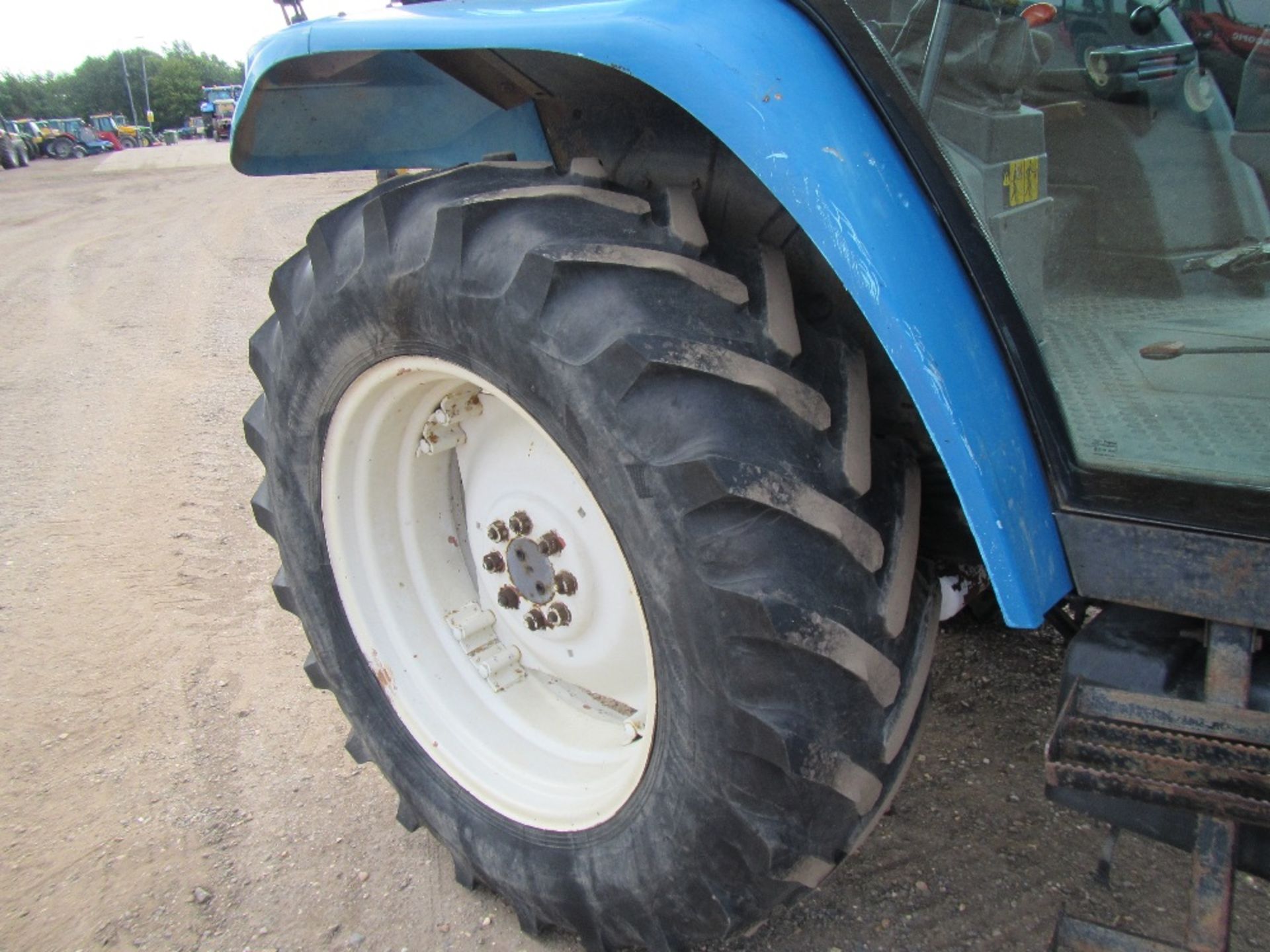 New Holland 5640SL Tractor with Front Loader. V5 has been applied for. Regd 30/1/97. - Image 5 of 15