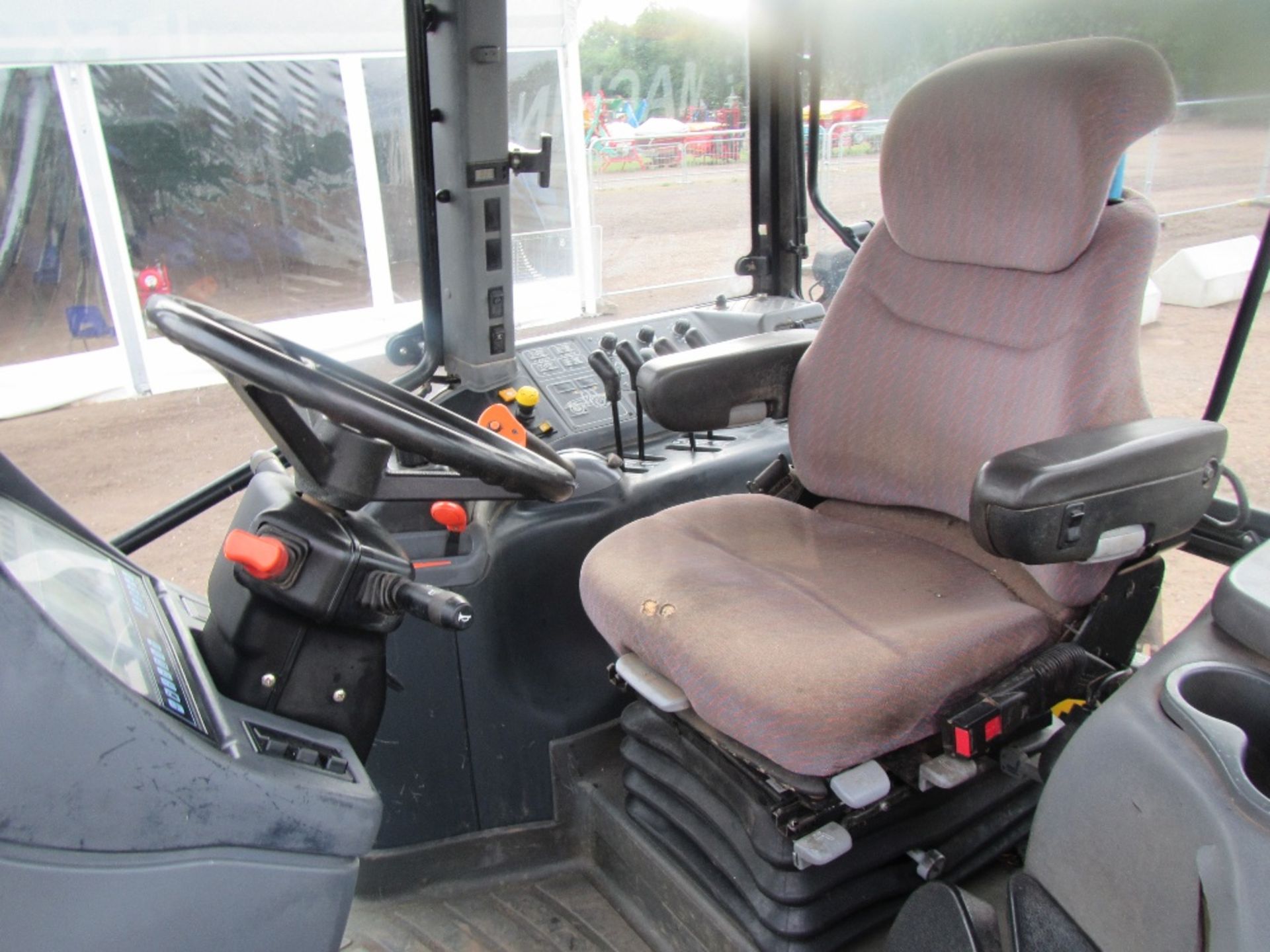 New Holland TM155 Tractor with Cab Suspension, Air Con & Air Seat. Reg. No. HX04 PVE. - Image 11 of 16