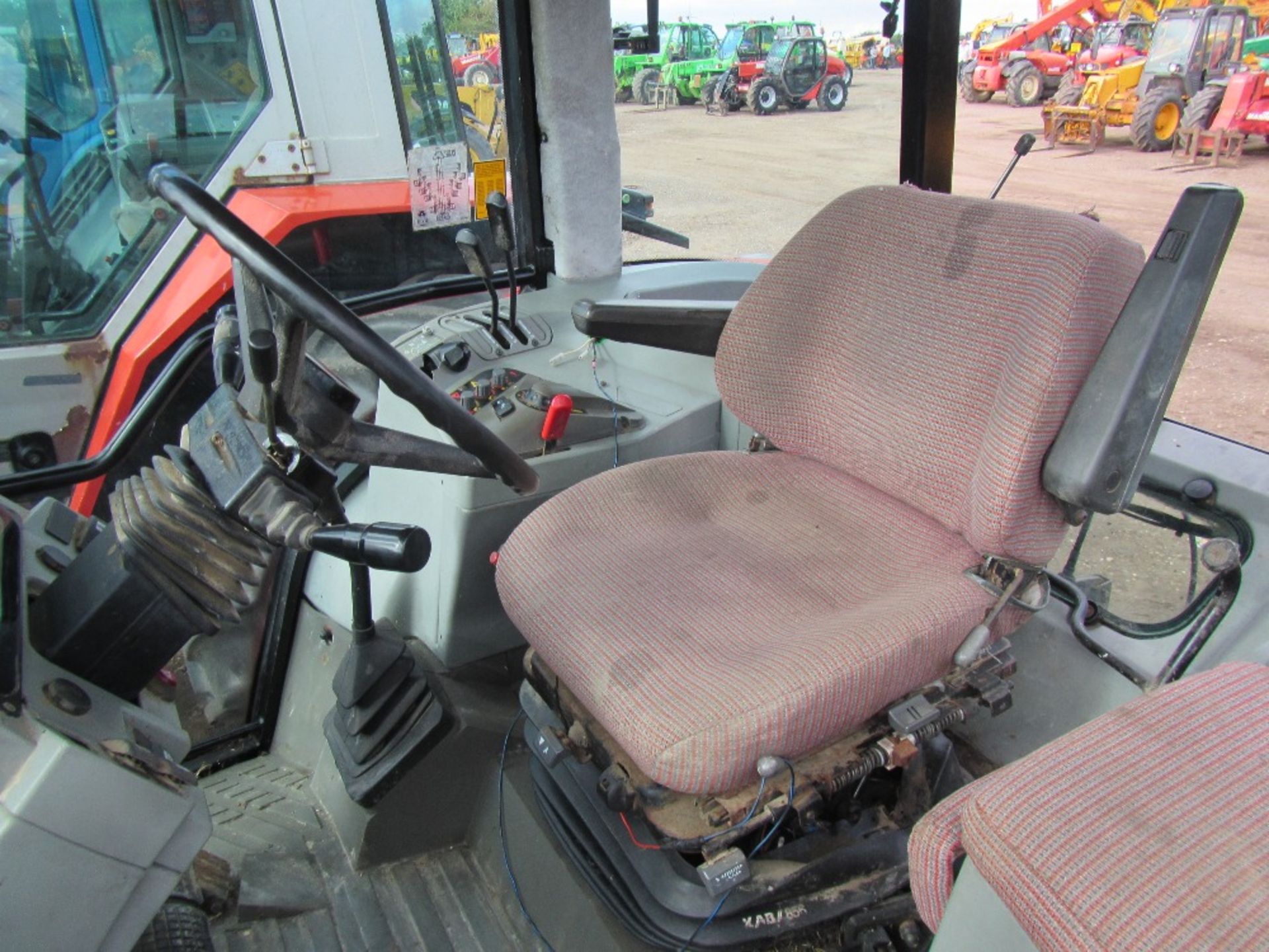 Massey Ferguson 6170 Dynashift 4wd 40k Tractor with Air Con. 5735 hrs. Reg. No. N264 JHG - Image 10 of 14