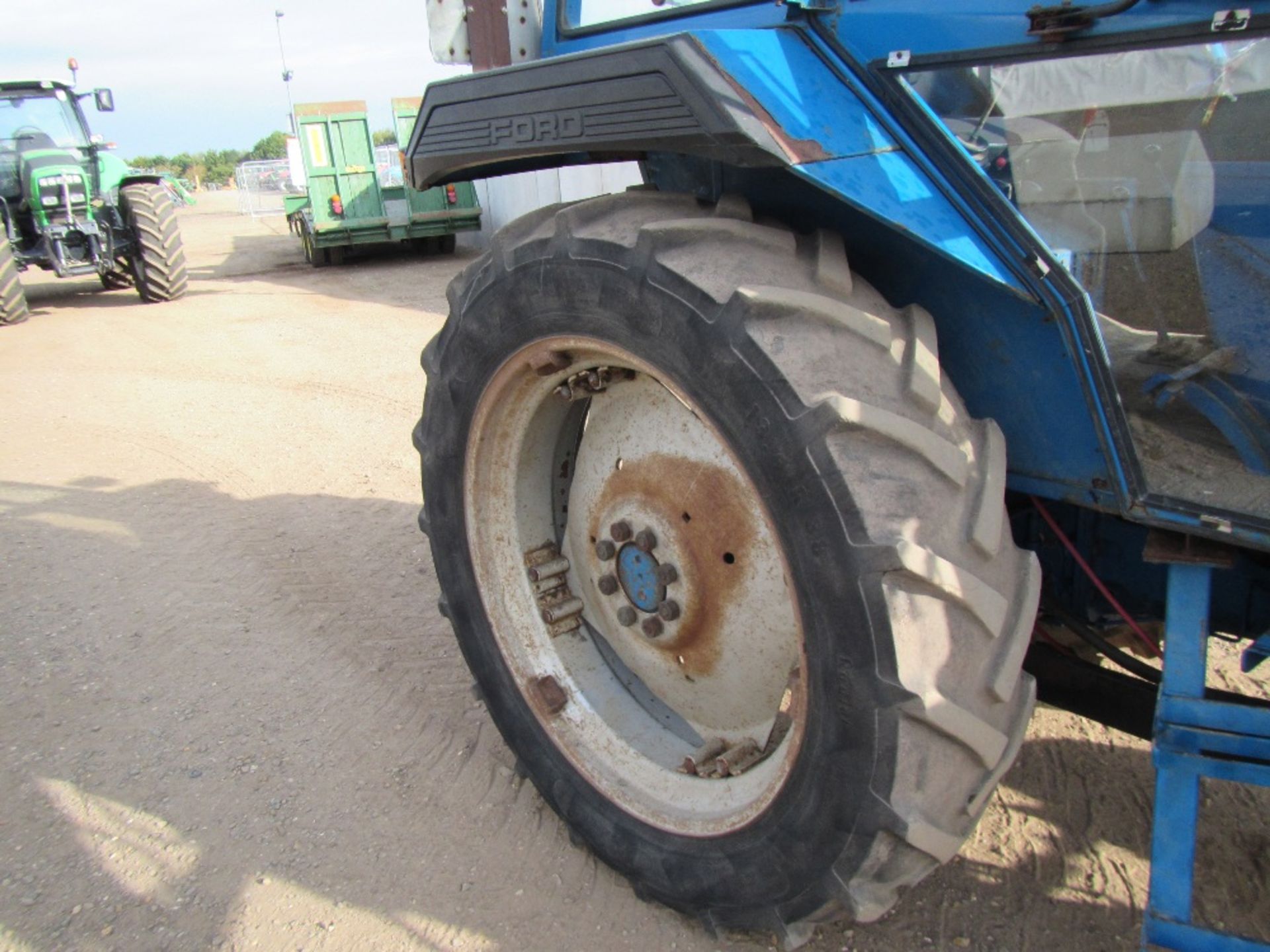 Ford 5610 2wd Tractor with AP Cab & Taylor Power Loader. No V5. UNRESERVED LOT Reg. No. C509 LTL - Image 5 of 16