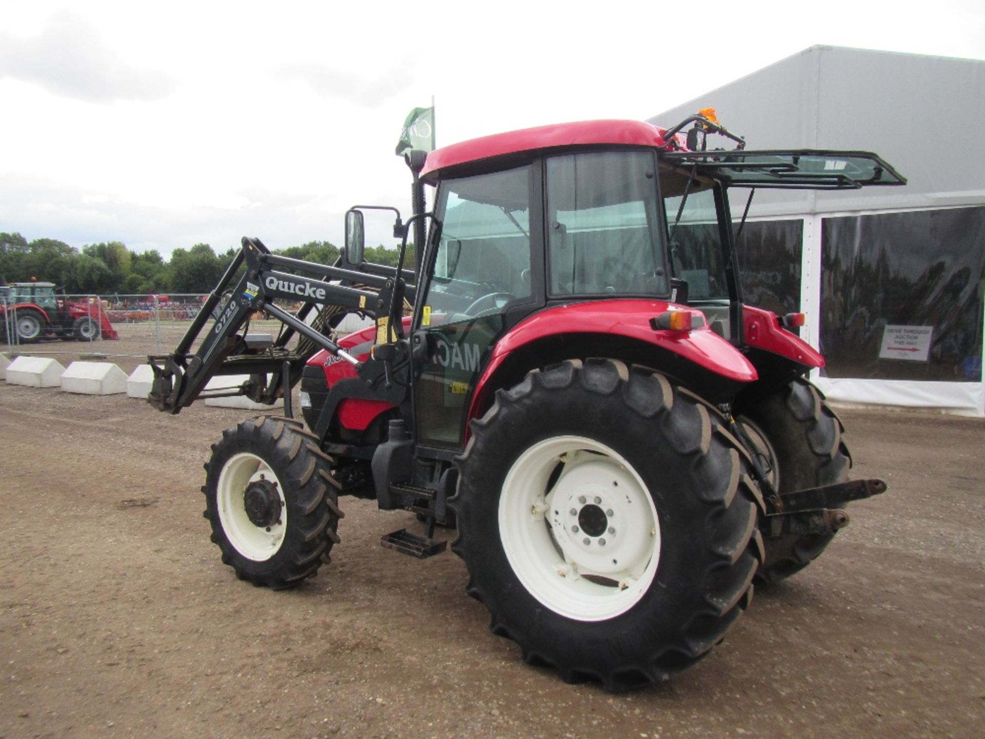 2005 Case JX80 Tractor with Quicke 720 Loader. 1558 hrs. Reg No PKZ 9857 Ser. No. HJJ051107 - Image 8 of 15