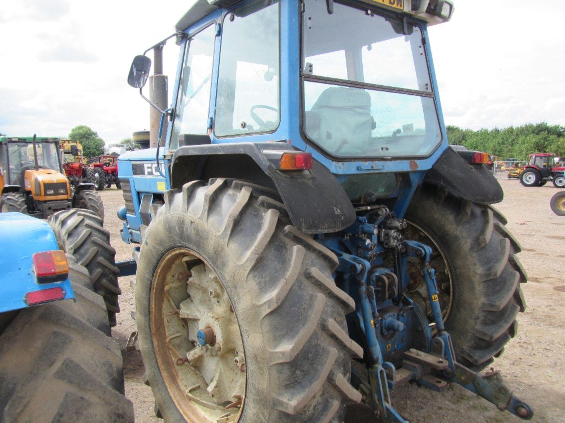 Ford 8630 4wd Tractor with Air Con, Air Seat, 3 Double Remotes. V5 will be supplied Reg. No. H484 - Image 9 of 19