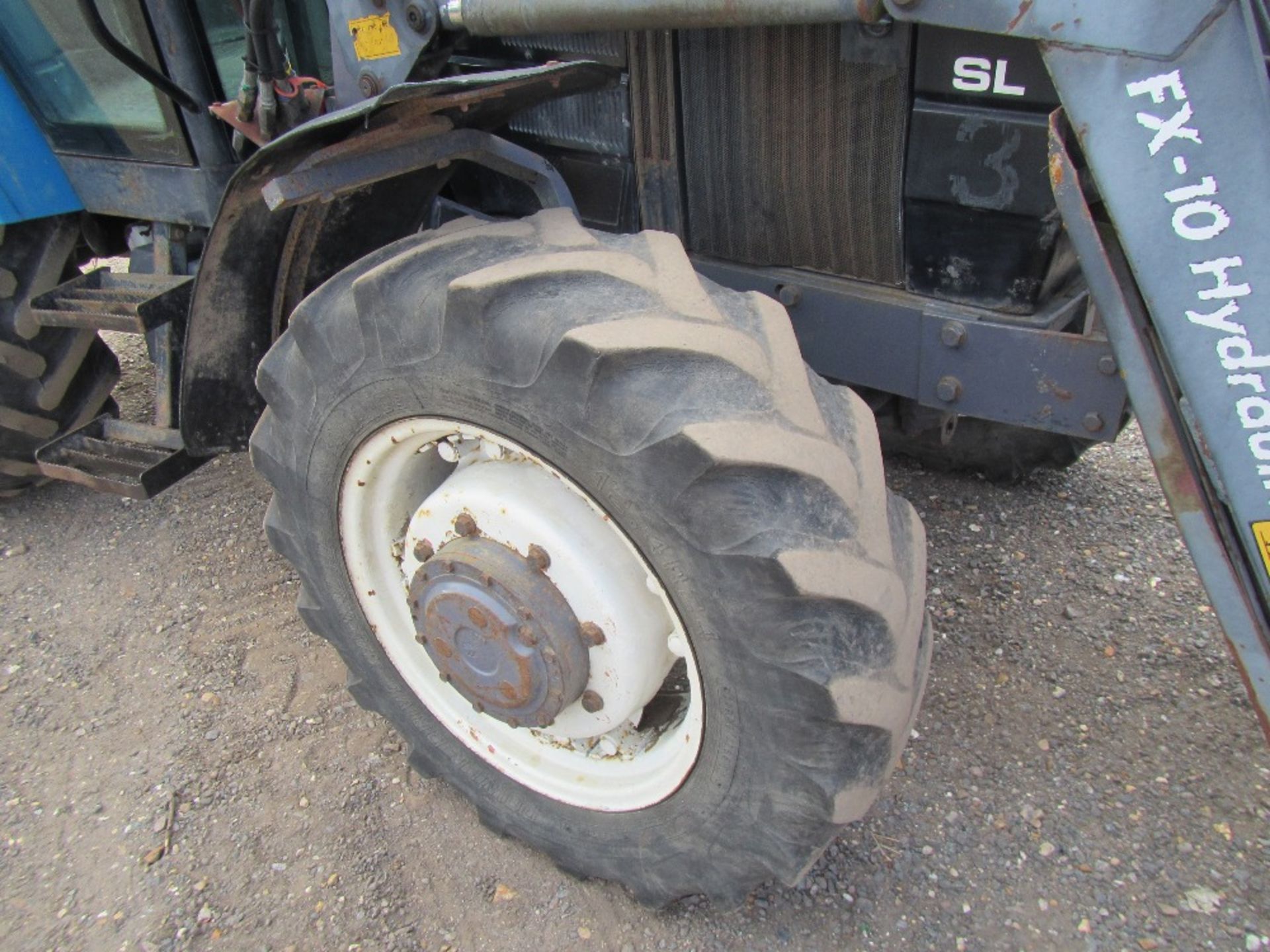 New Holland 5640SL Tractor with Front Loader. V5 has been applied for. Regd 30/1/97. - Image 4 of 15