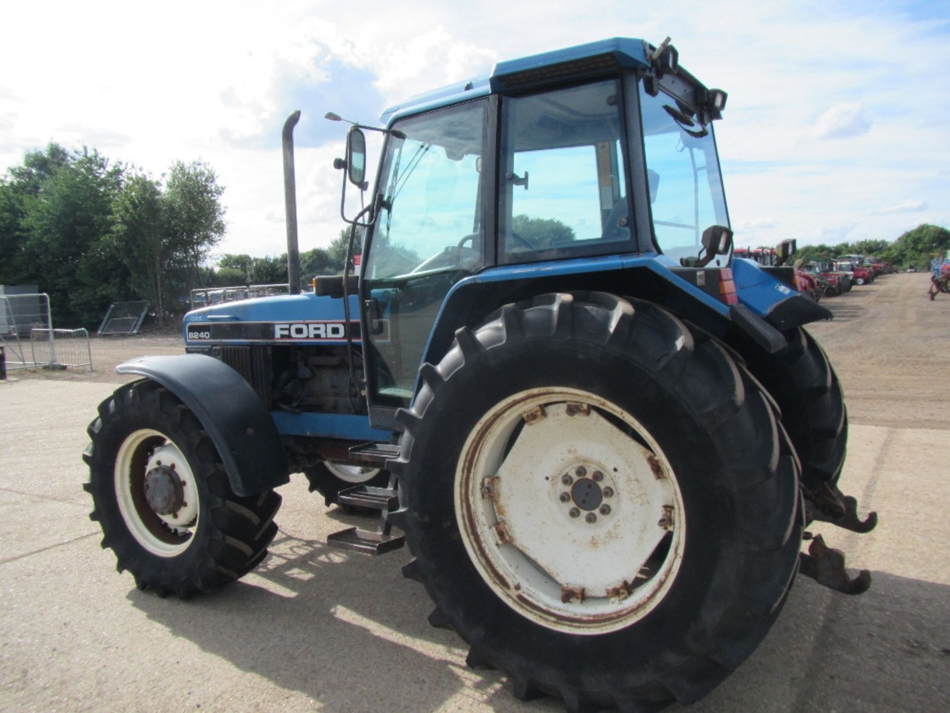 Ford 8240 4wd Tractor Ser No BE04869 - Image 10 of 17