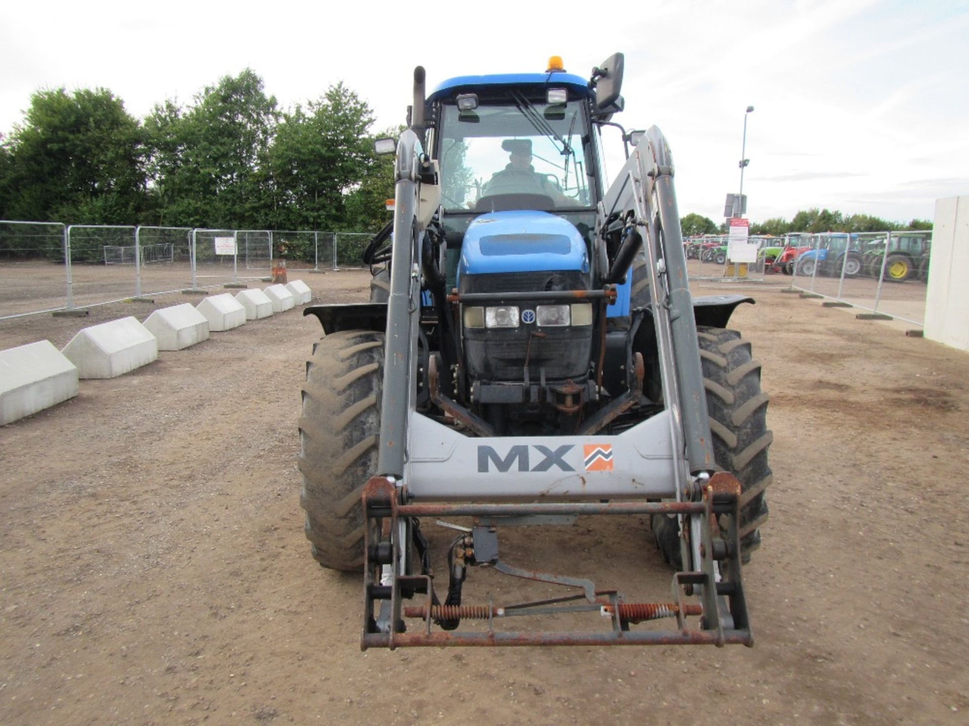 New Holland TM120 Tractor with Loader - Image 2 of 8