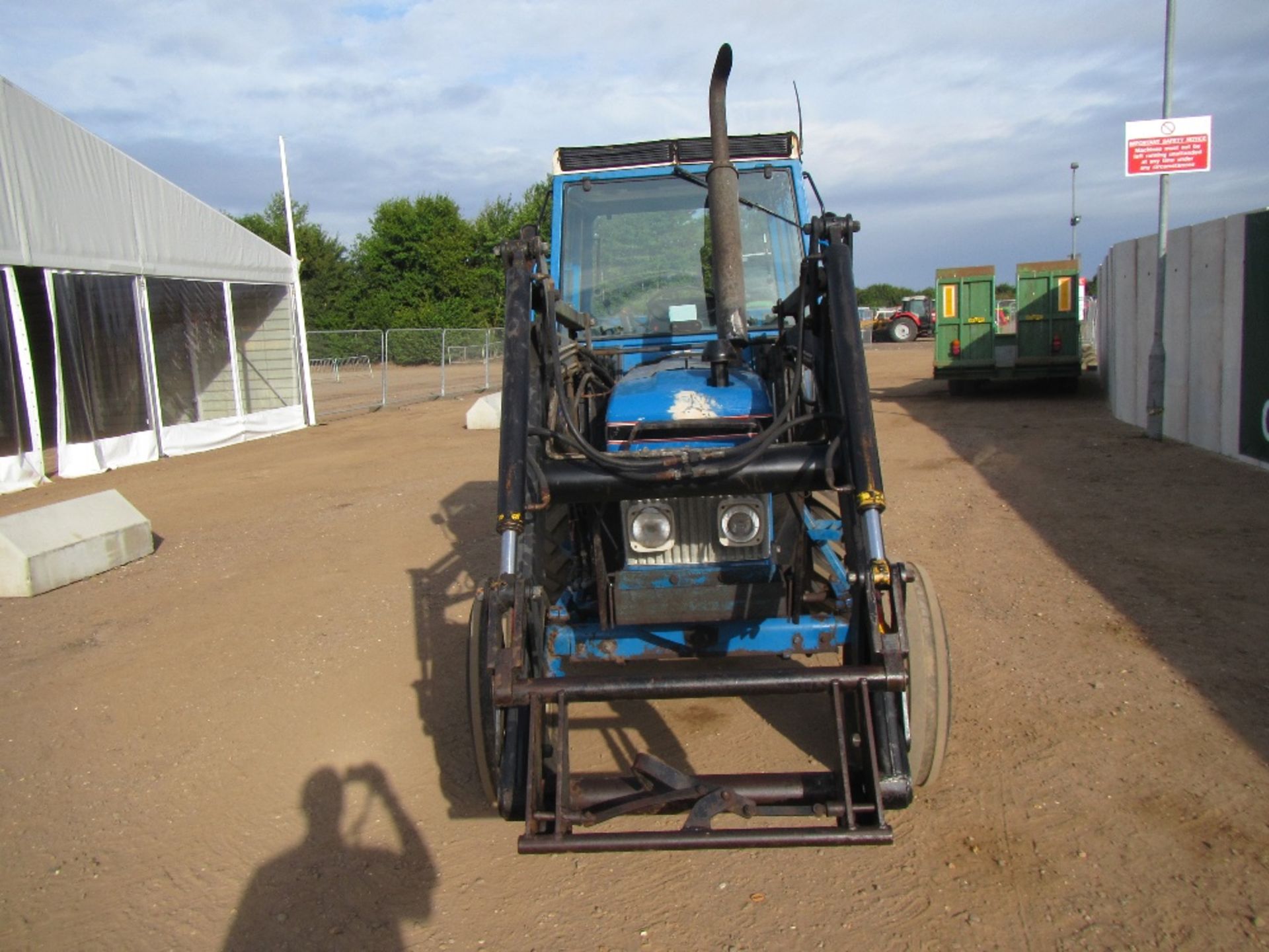 Ford 5610 2wd Tractor with AP Cab & Taylor Power Loader. No V5. UNRESERVED LOT Reg. No. C509 LTL - Image 2 of 16