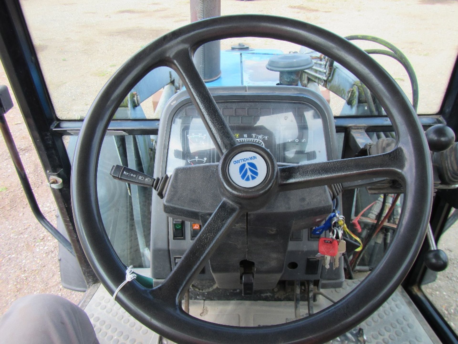 New Holland 5640SL Tractor with Front Loader. V5 has been applied for. Regd 30/1/97. - Image 14 of 15