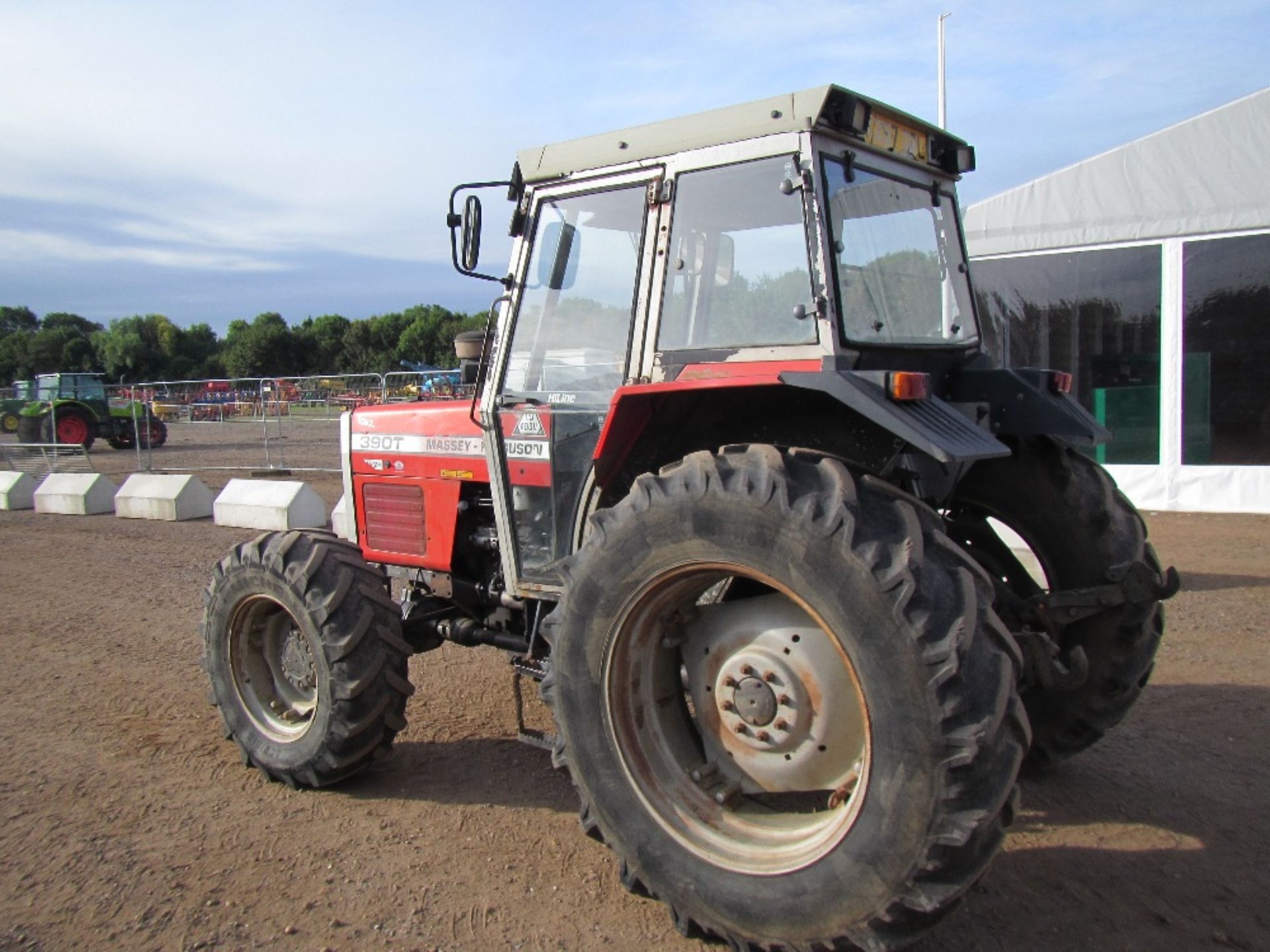 1992 Massey Ferguson 390T 4x4 12 Speed Tractor with Hi Line Cab. V5 will be supplied. Reg. No. - Image 7 of 14