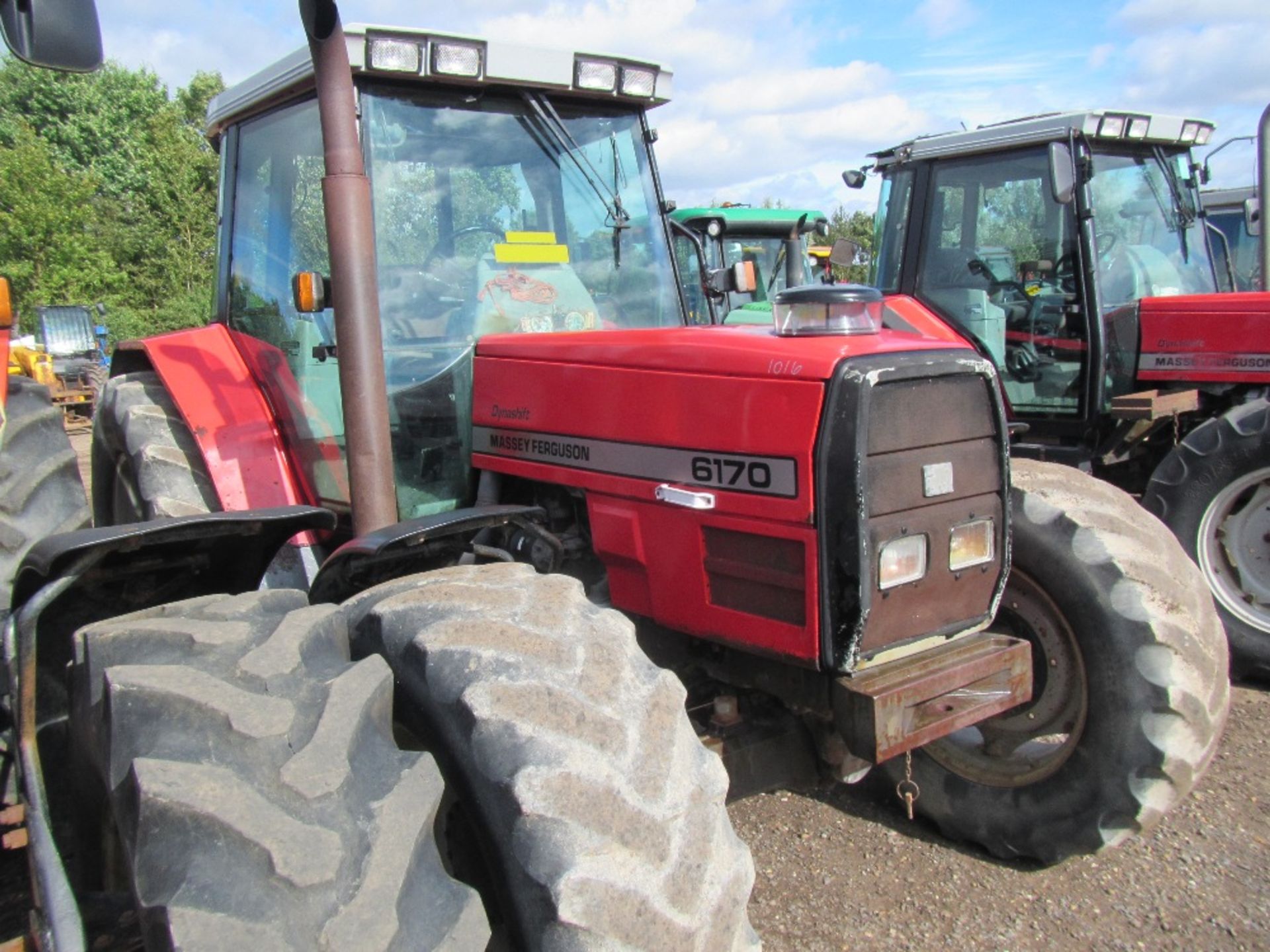 Massey Ferguson 6170 Dynashift 4wd 40k Tractor with Air Con. 5735 hrs. Reg. No. N264 JHG - Image 3 of 14