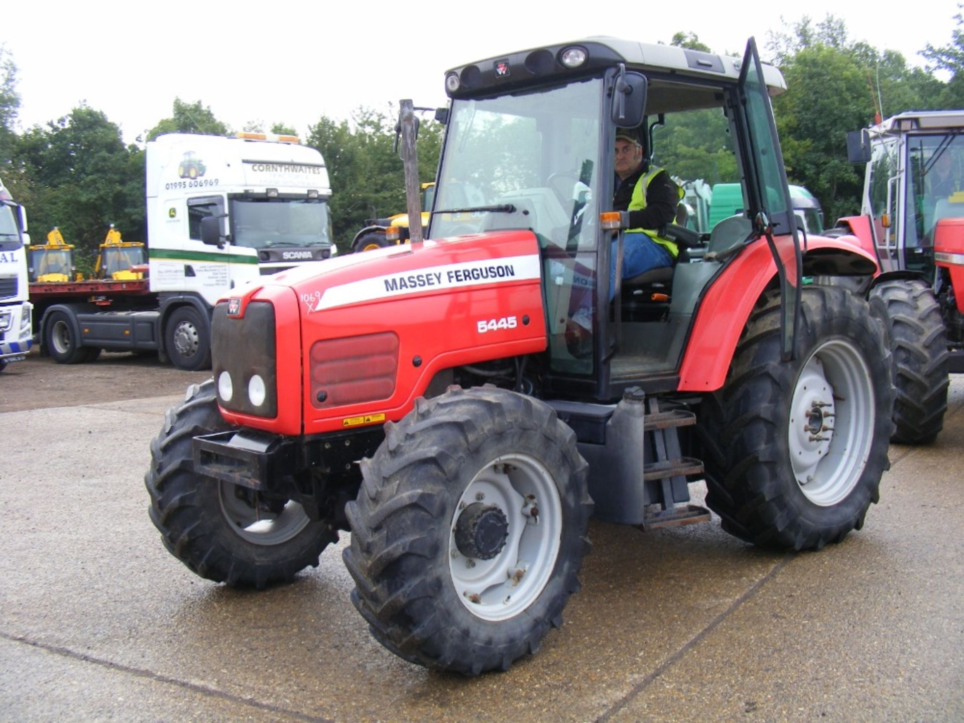 2004 Massey Ferguson 5445 Tractor - Image 4 of 6