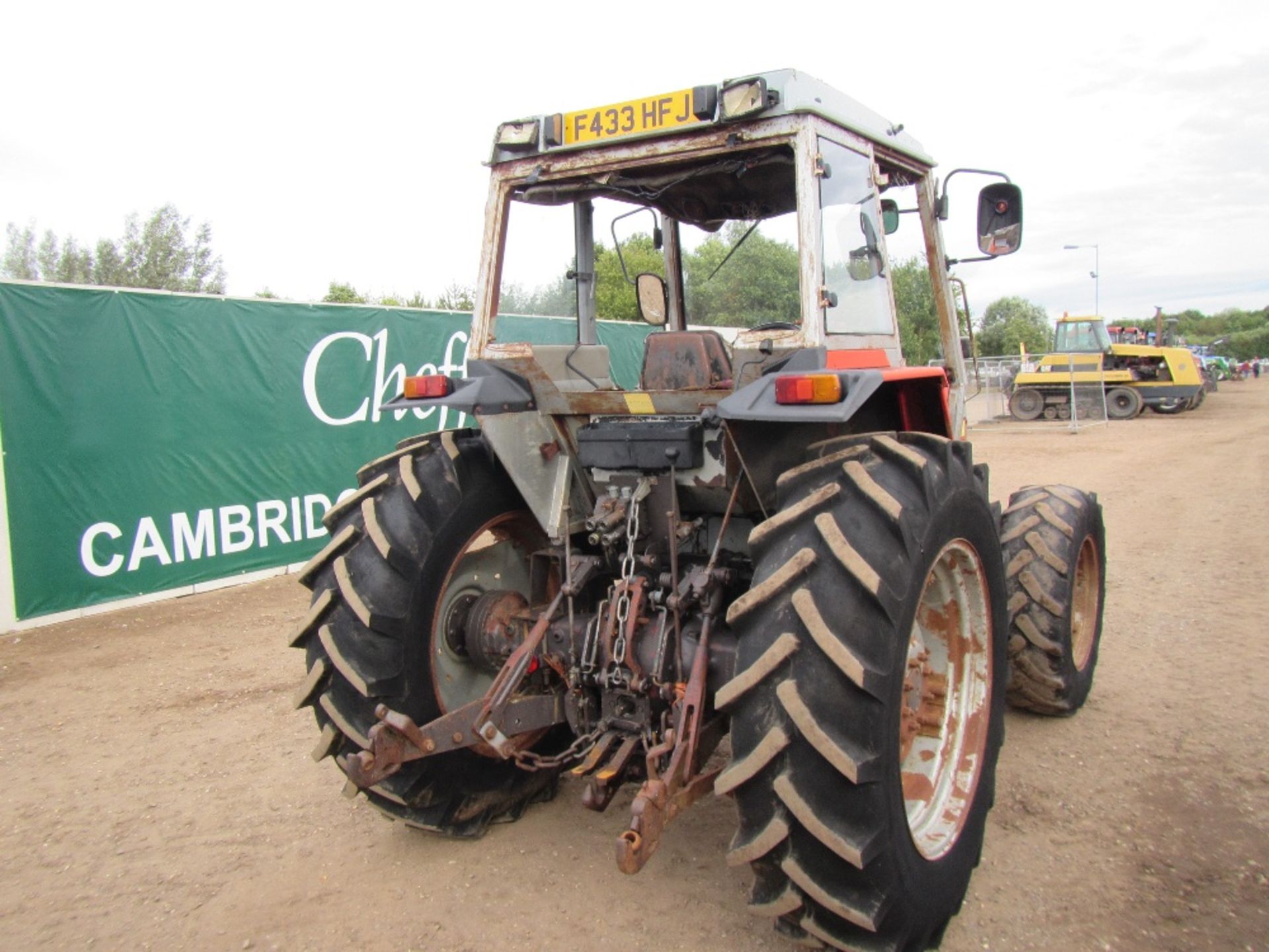 Massey Ferguson 390 4wd Tractor with 3 stick gearbox. Reg. No. F433 HFJ - Image 4 of 7