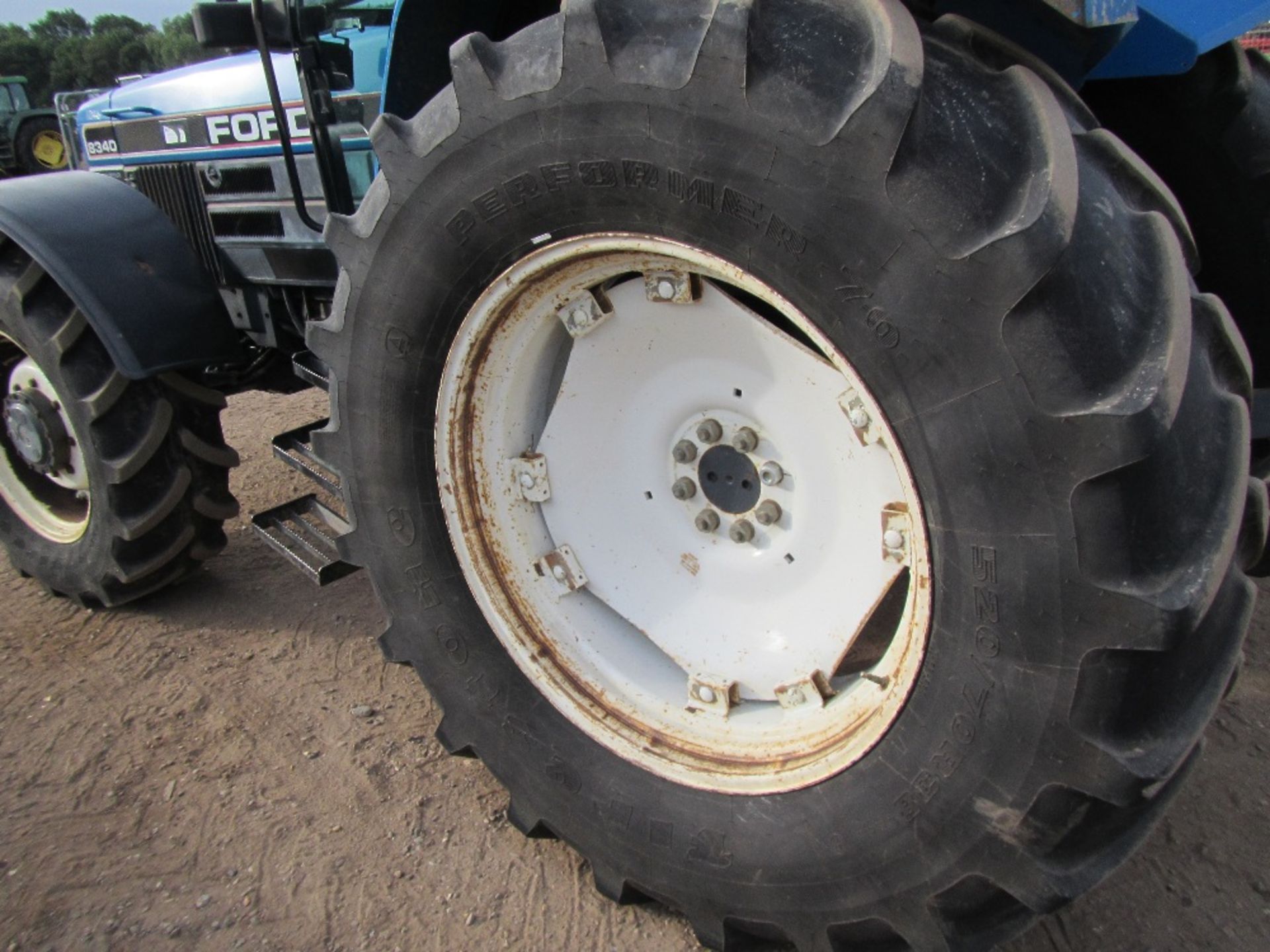 Ford 8340 SLE 4wd Tractor with Front Weights & 520/70x38 Tyres. 1 owner. V5 will be supplied Reg - Image 11 of 18