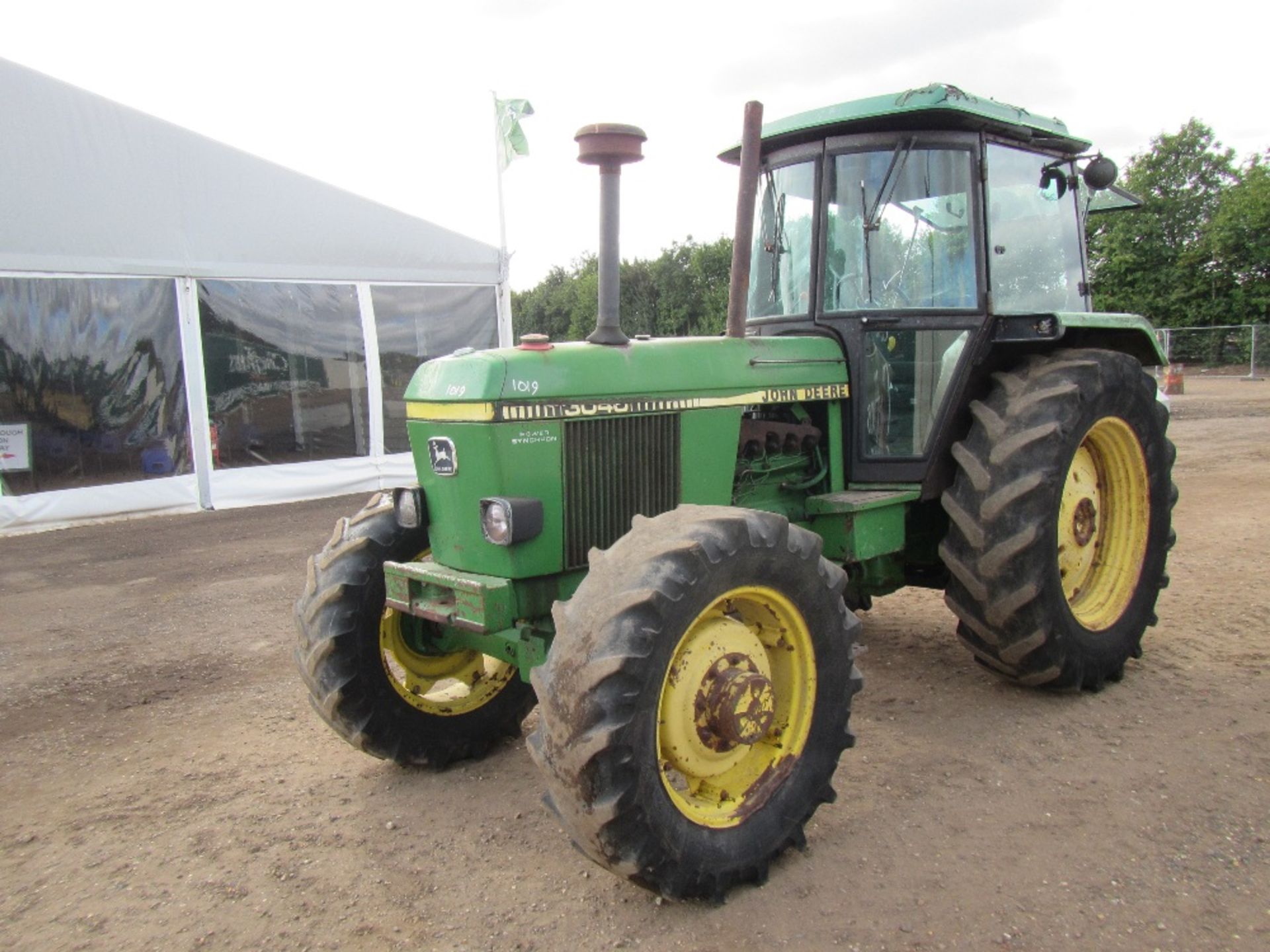John Deere 3040 4x4 Tractor. Has Been Subject to TOTAL LOSS INSURANCE CLAIM. Reg. No. A122 VFE