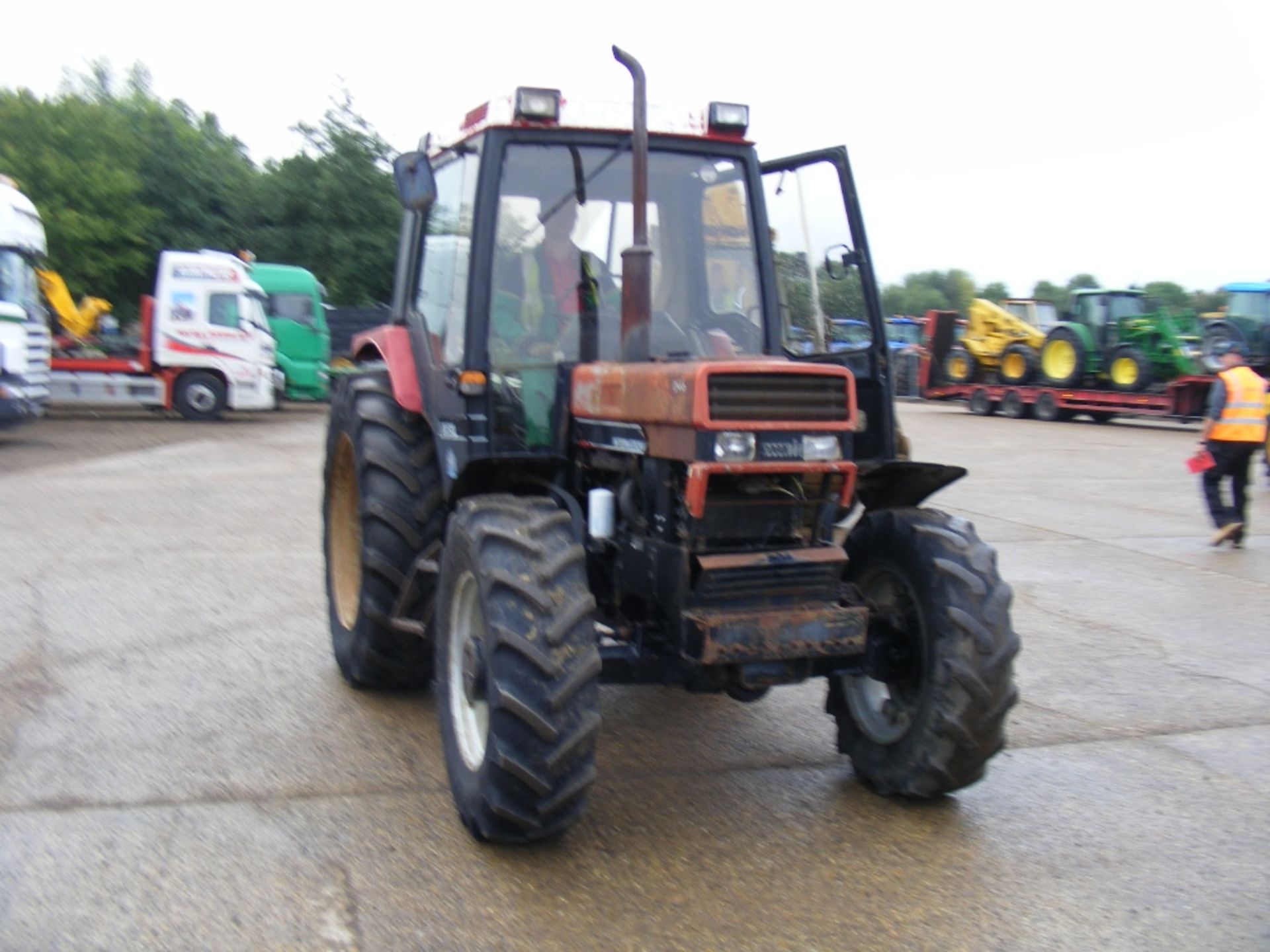 Case International 885XL 4wd Tractor. Reg. No. G939 MWR - Image 2 of 4