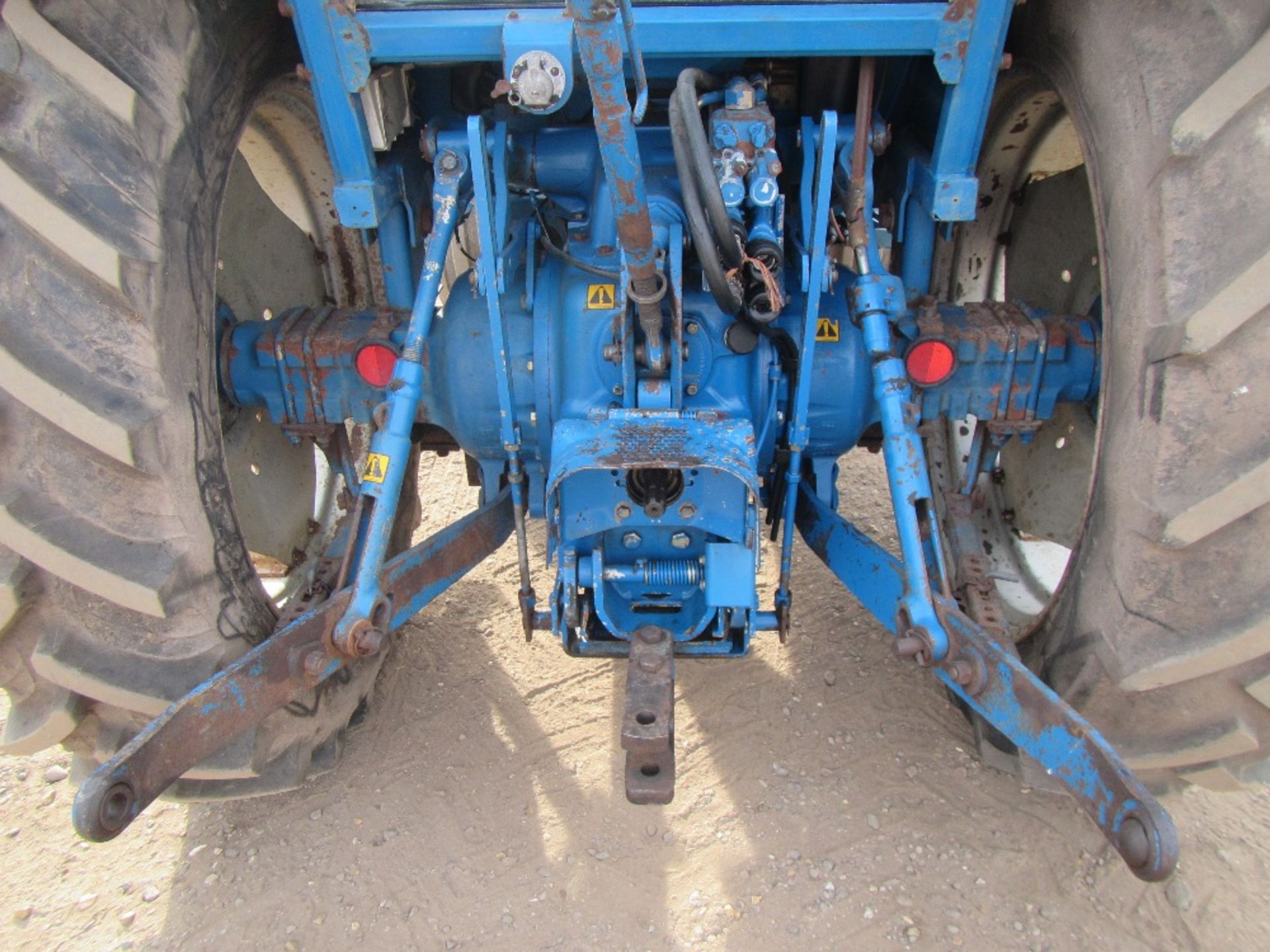 Ford 5610 2wd Tractor with AP Cab & Taylor Power Loader. No V5. UNRESERVED LOT Reg. No. C509 LTL - Image 7 of 16