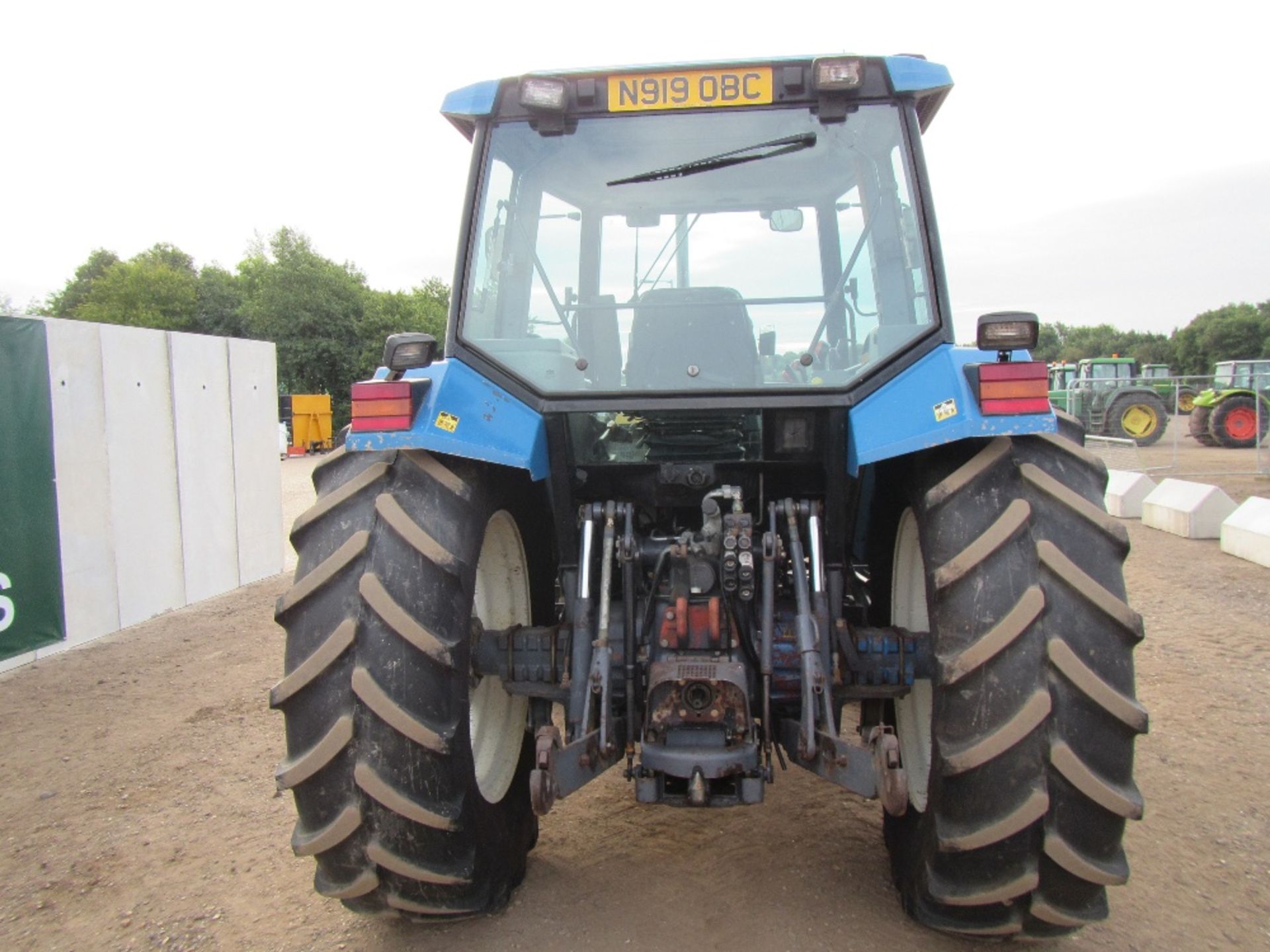 Ford 8340 SLE 4wd Tractor with Front Weights & 520/70x38 Tyres. 1 owner. V5 will be supplied Reg - Image 7 of 18