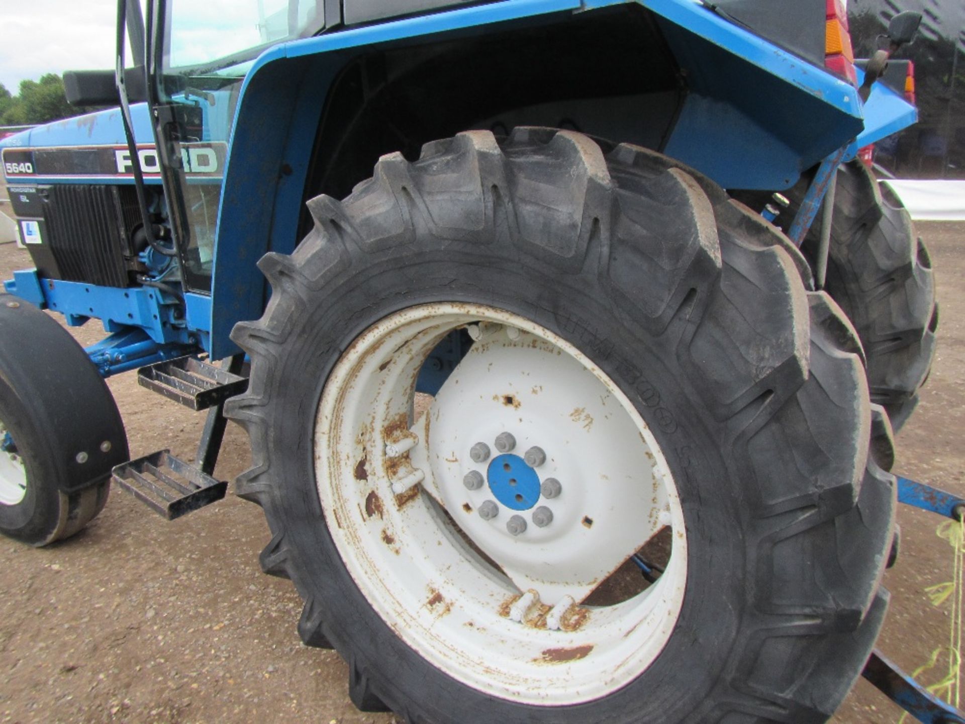 New Holland 5640 2wd Tractor. 4081 hrs. Reg. No. L409 KRM Ser No BD49206 - Image 10 of 17