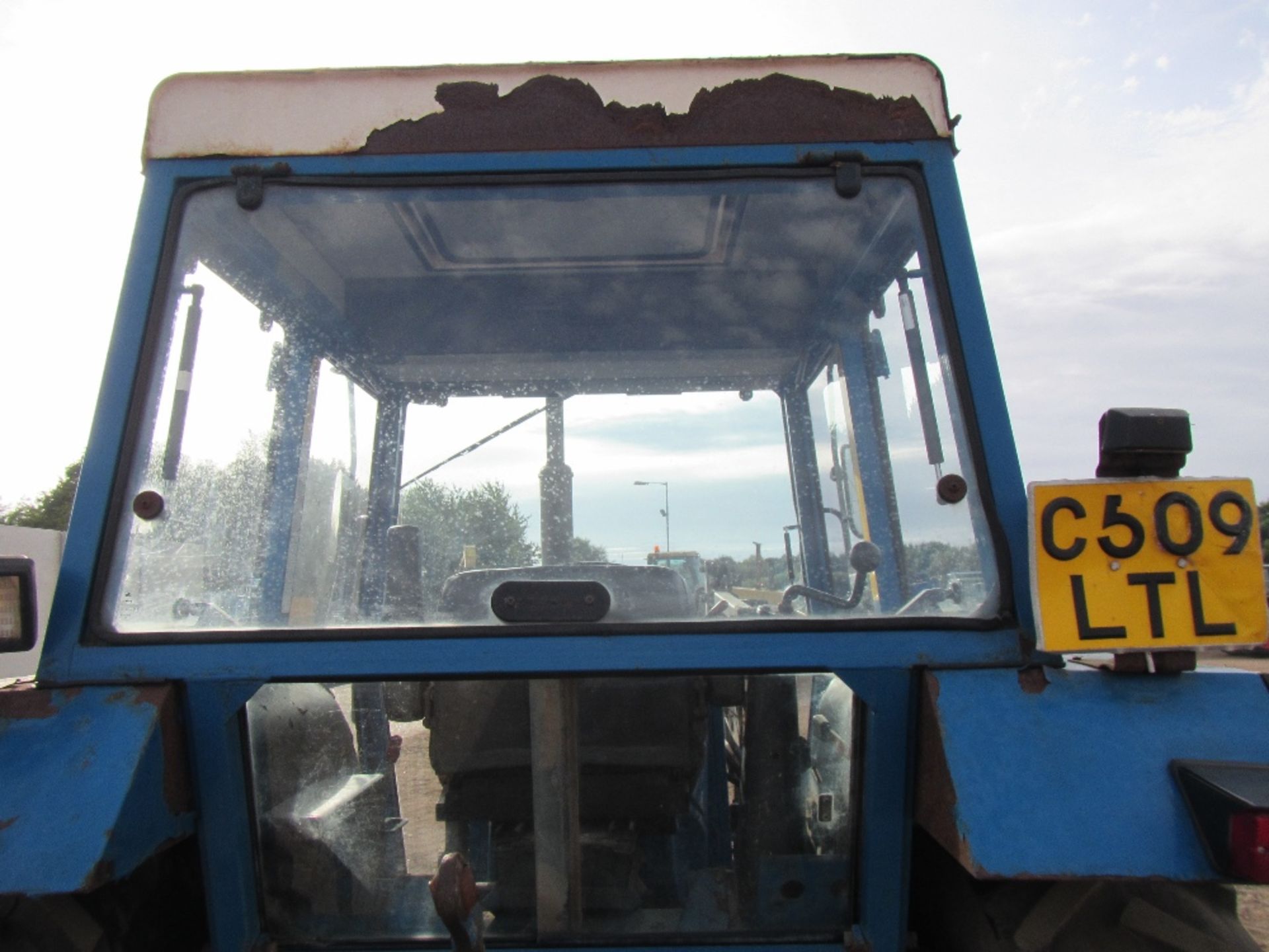 Ford 5610 2wd Tractor with AP Cab & Taylor Power Loader. No V5. UNRESERVED LOT Reg. No. C509 LTL - Image 8 of 16