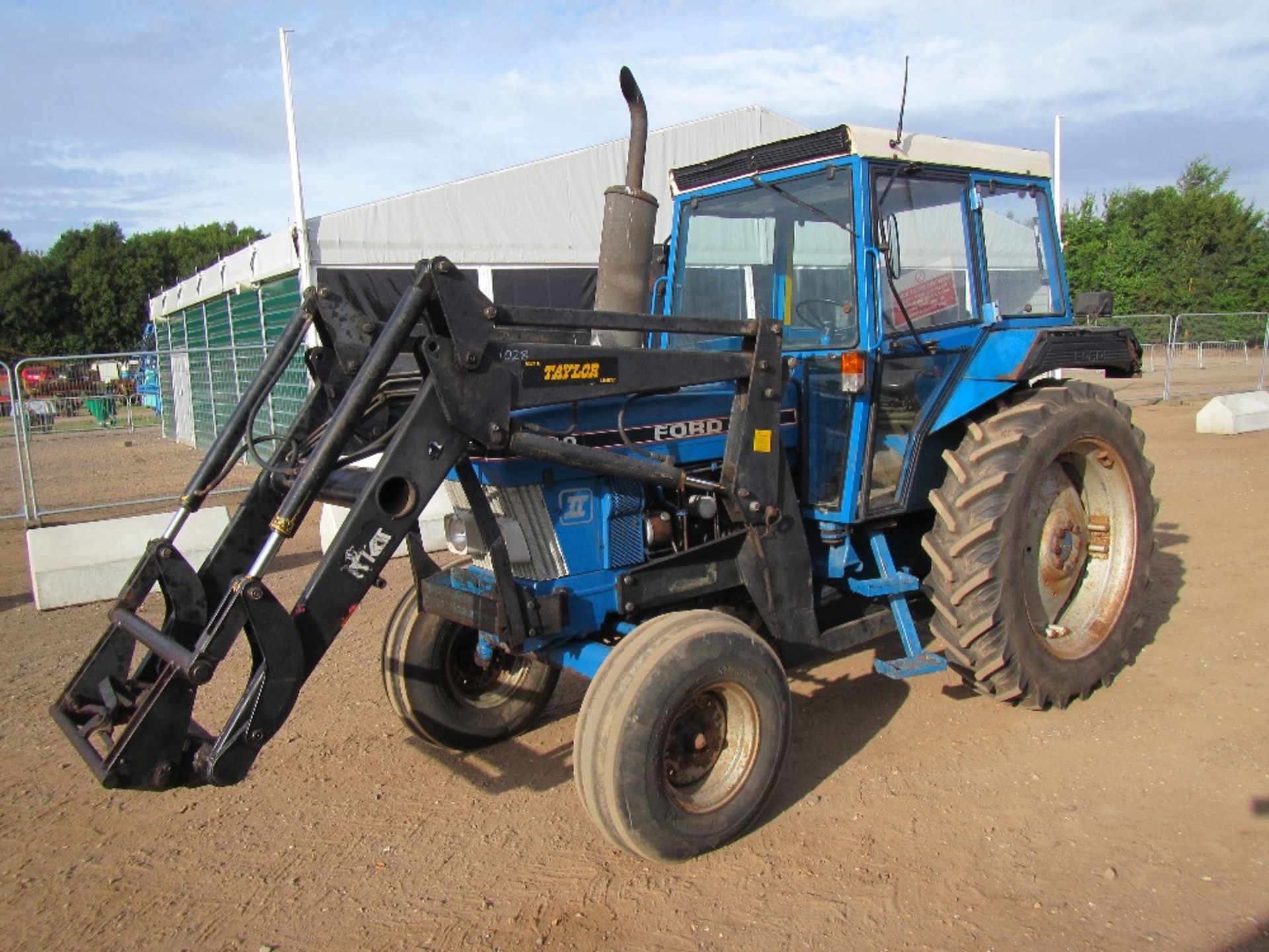 Ford 5610 2wd Tractor with AP Cab & Taylor Power Loader. No V5. UNRESERVED LOT Reg. No. C509 LTL