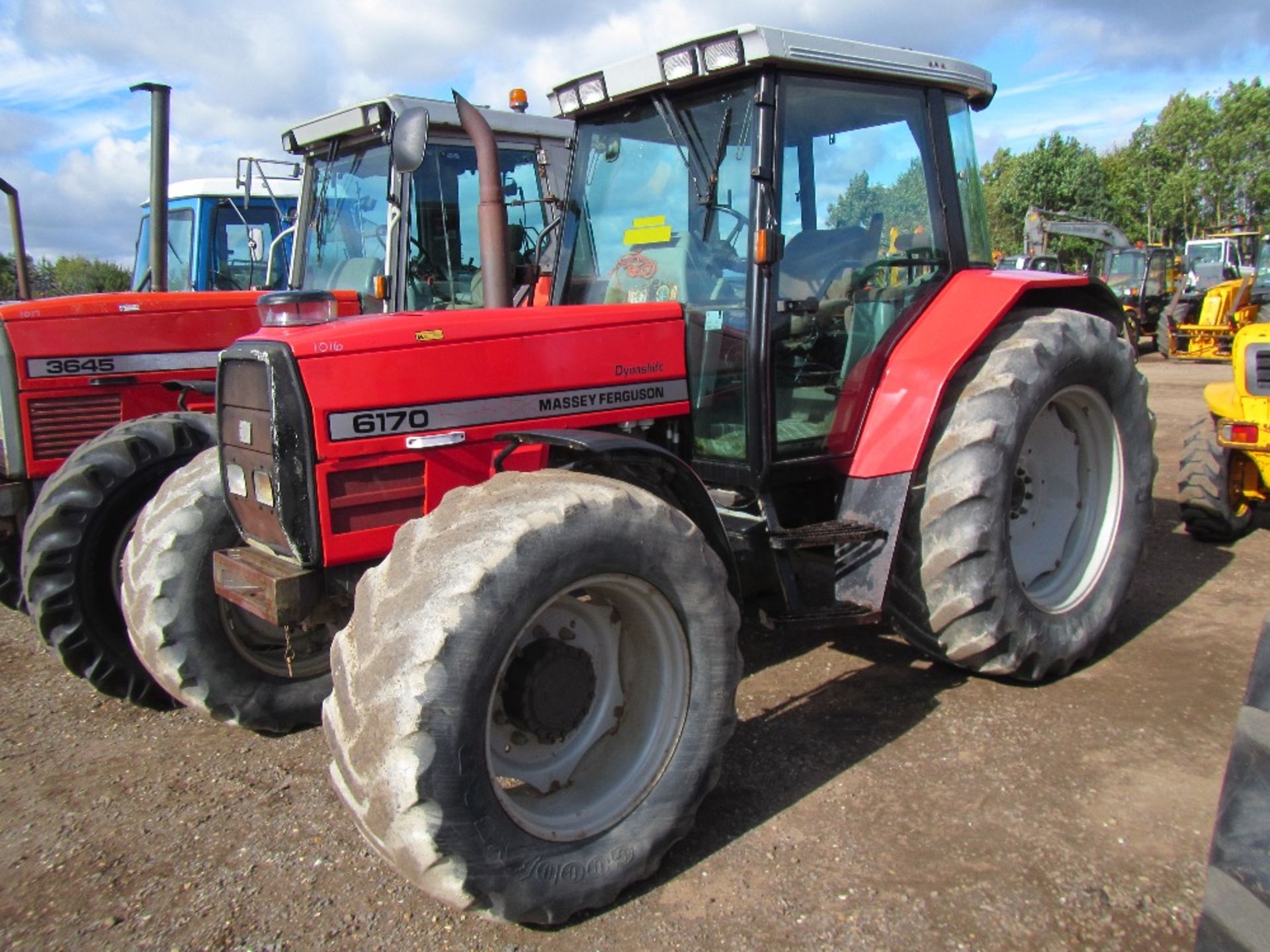 Massey Ferguson 6170 Dynashift 4wd 40k Tractor with Air Con. 5735 hrs. Reg. No. N264 JHG