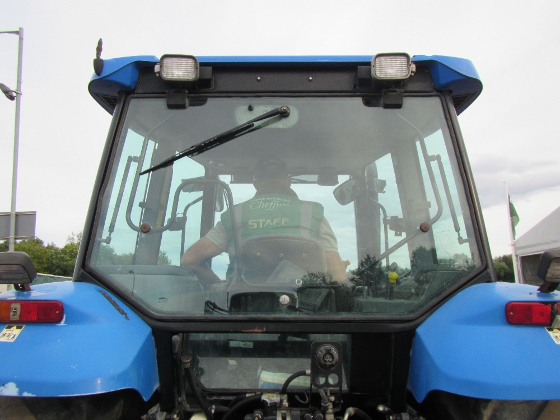 New Holland TM120 Tractor with Loader - Image 6 of 8