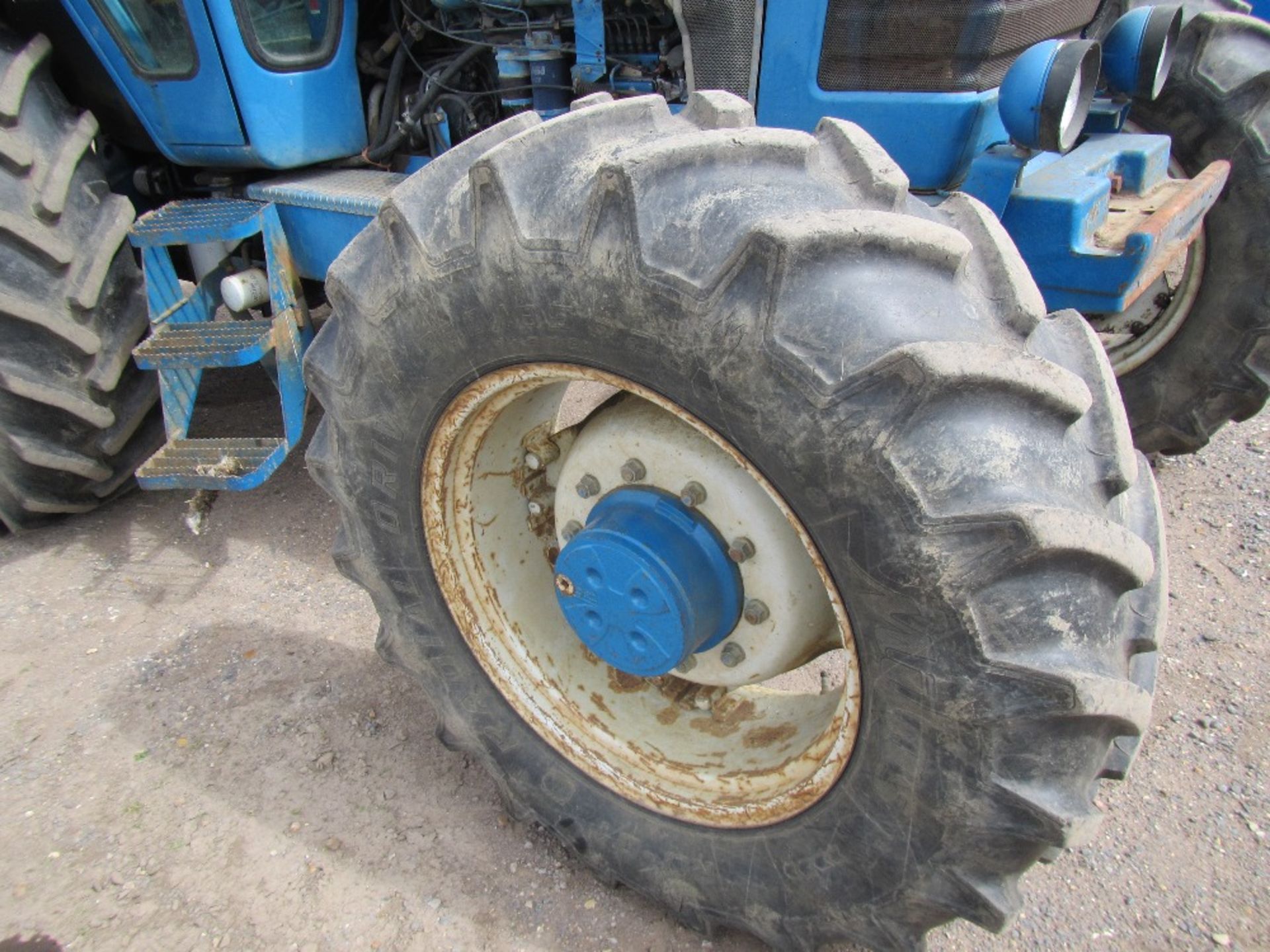 Ford 8630 4wd Tractor with Air Con, Air Seat, 3 Double Remotes. V5 will be supplied Reg. No. H484 - Image 4 of 19