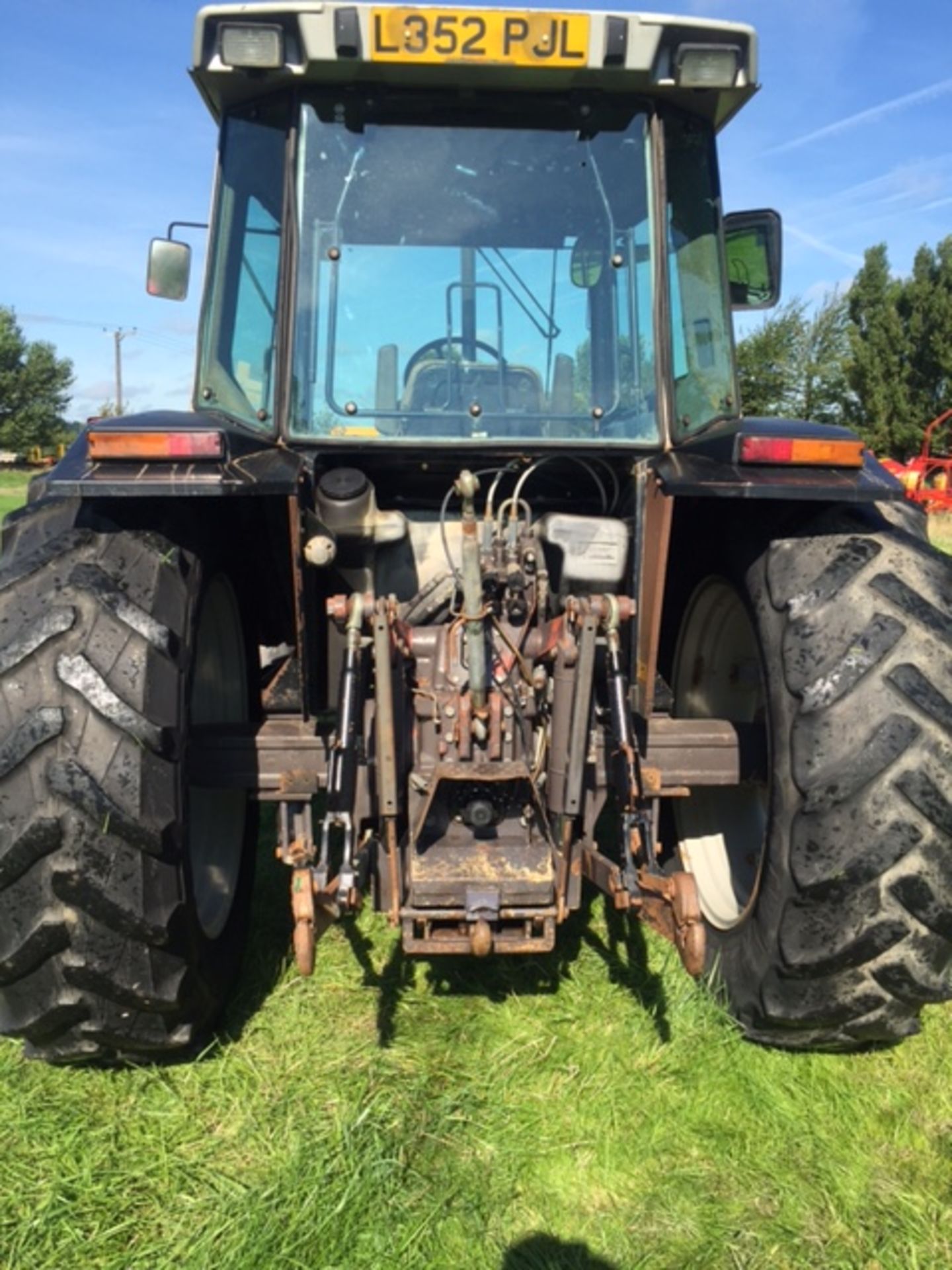 Massey Ferguson 3060 4wd Tractor with 16 Speed Gearbox & Air Con. V5 will be supplied. Reg. No. L352 - Image 3 of 4