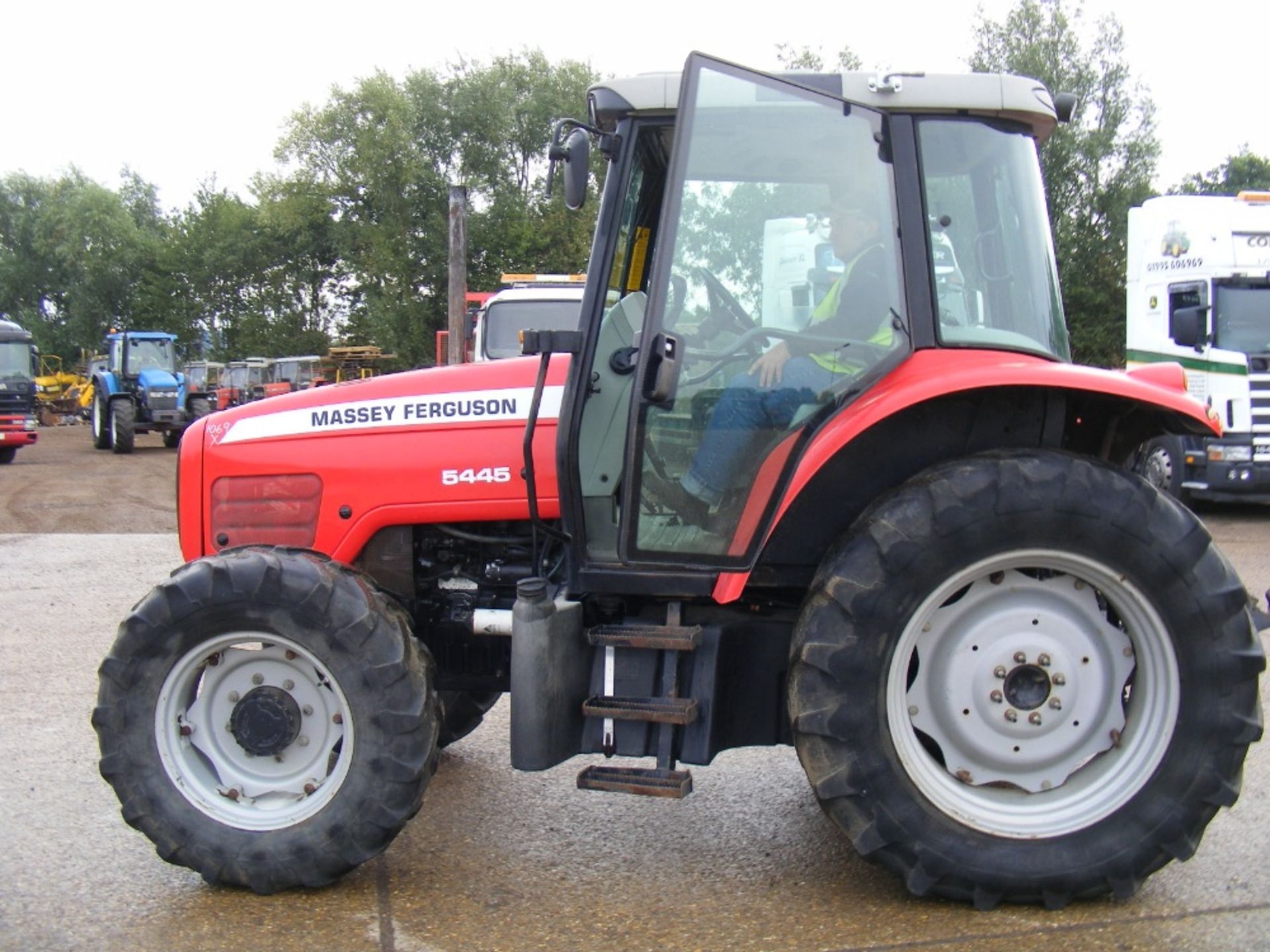 2004 Massey Ferguson 5445 Tractor - Image 5 of 6