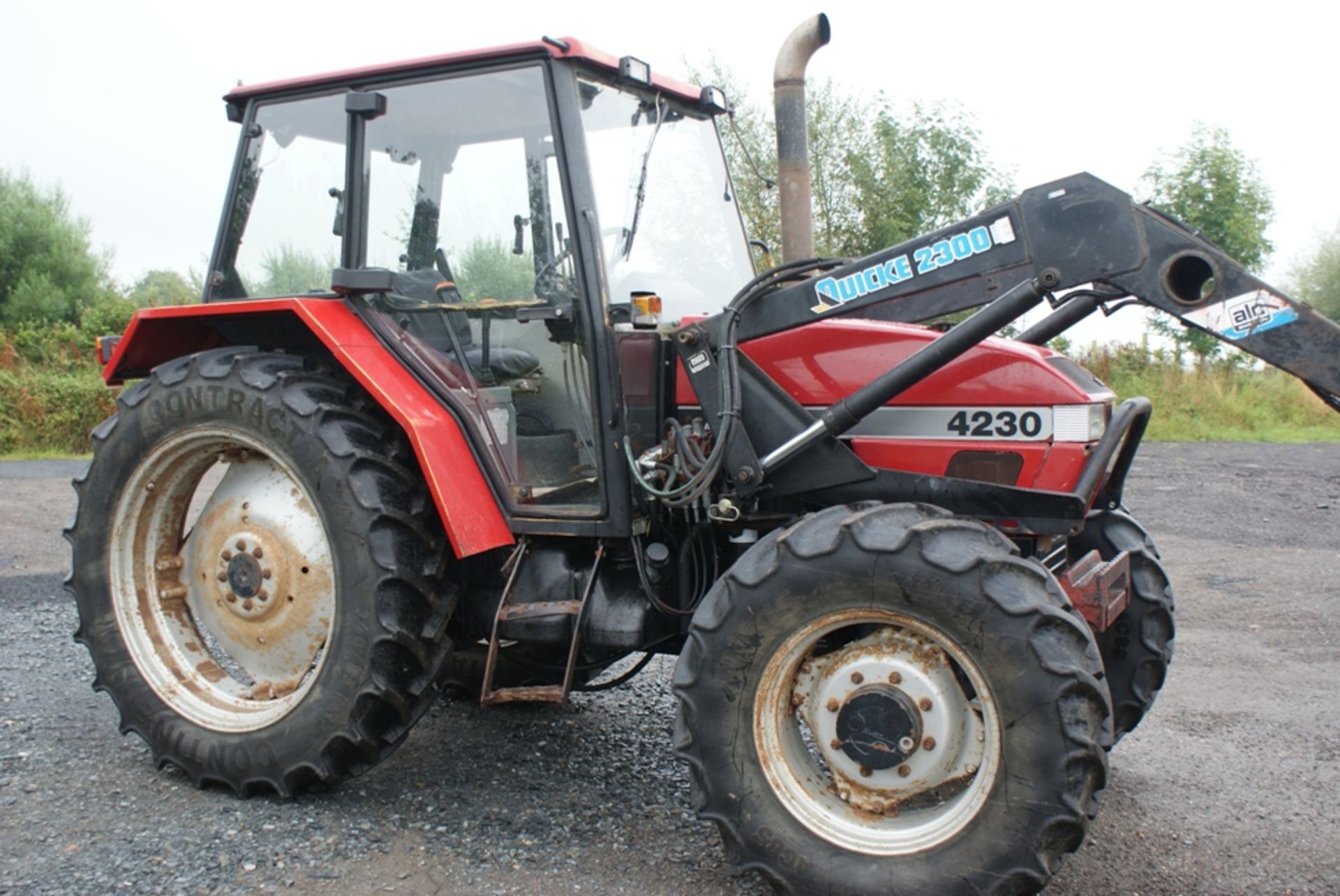 1995 Case 4230 Tractor with Quicke 2300 Loader. V5 will be supplied. 6212 Recorded hrs. Reg. No. - Image 2 of 6