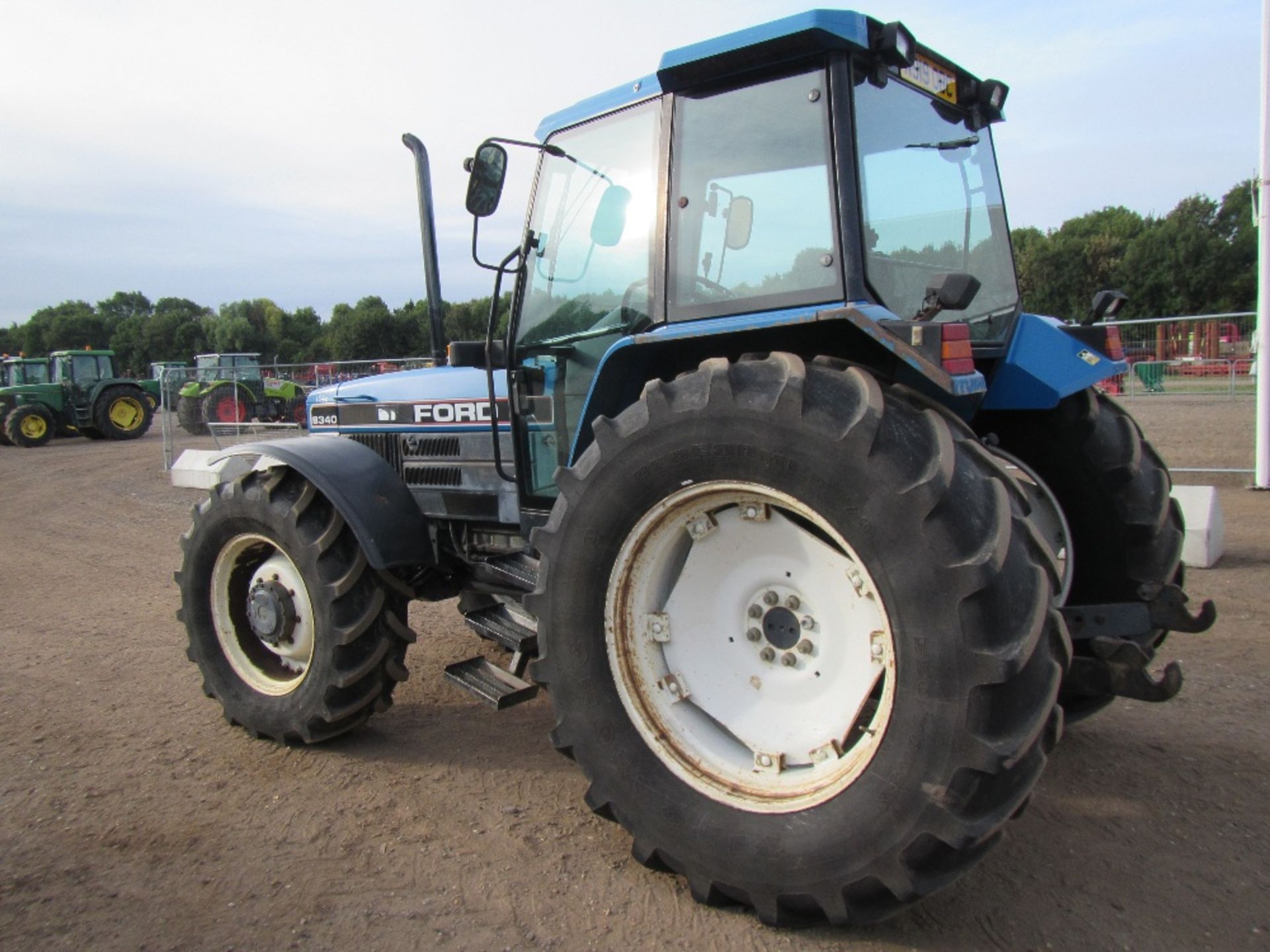 Ford 8340 SLE 4wd Tractor with Front Weights & 520/70x38 Tyres. 1 owner. V5 will be supplied Reg - Image 10 of 18