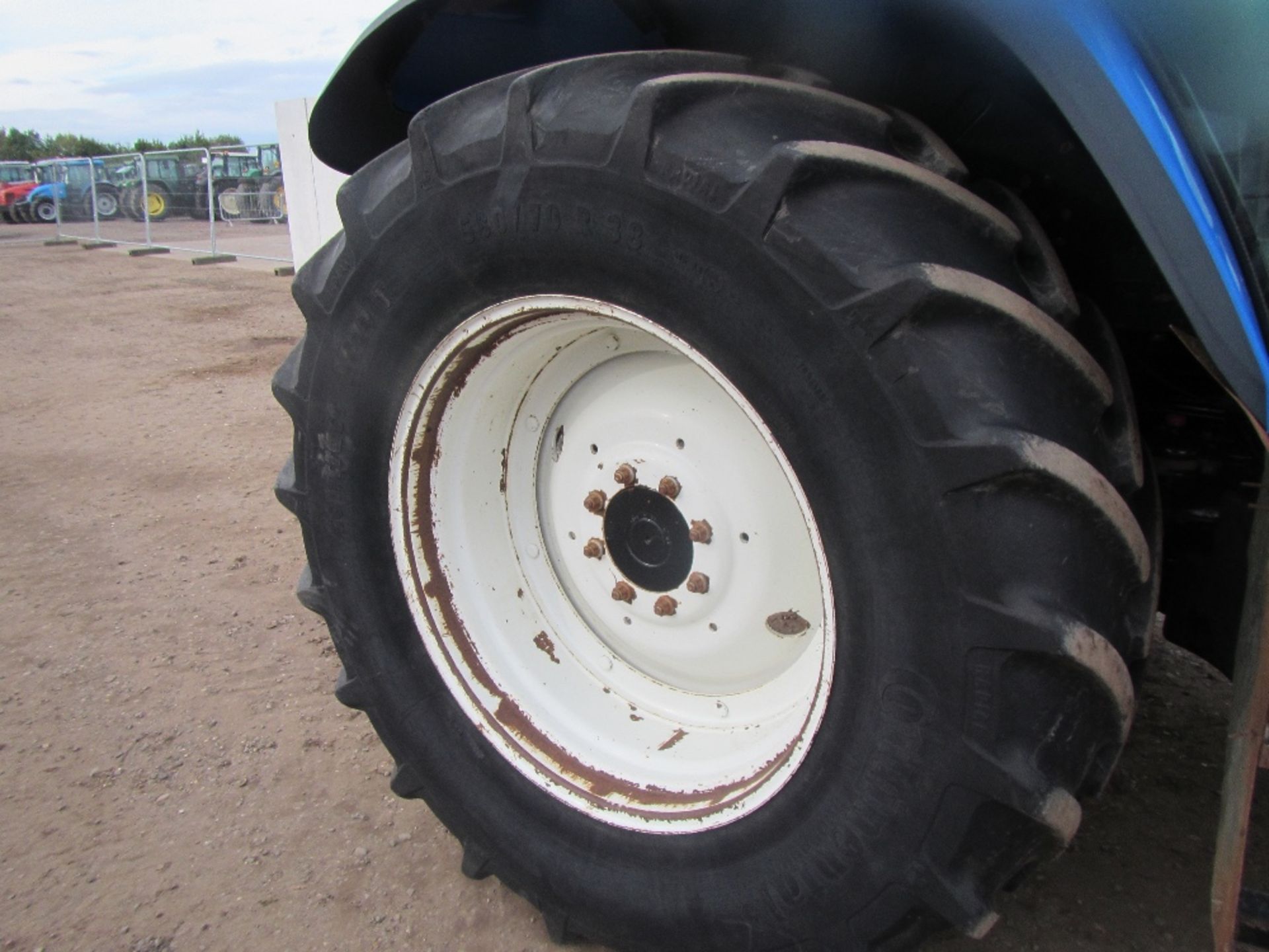 New Holland TM155 Tractor with Cab Suspension, Air Con & Air Seat. Reg. No. HX04 PVE. - Image 5 of 16