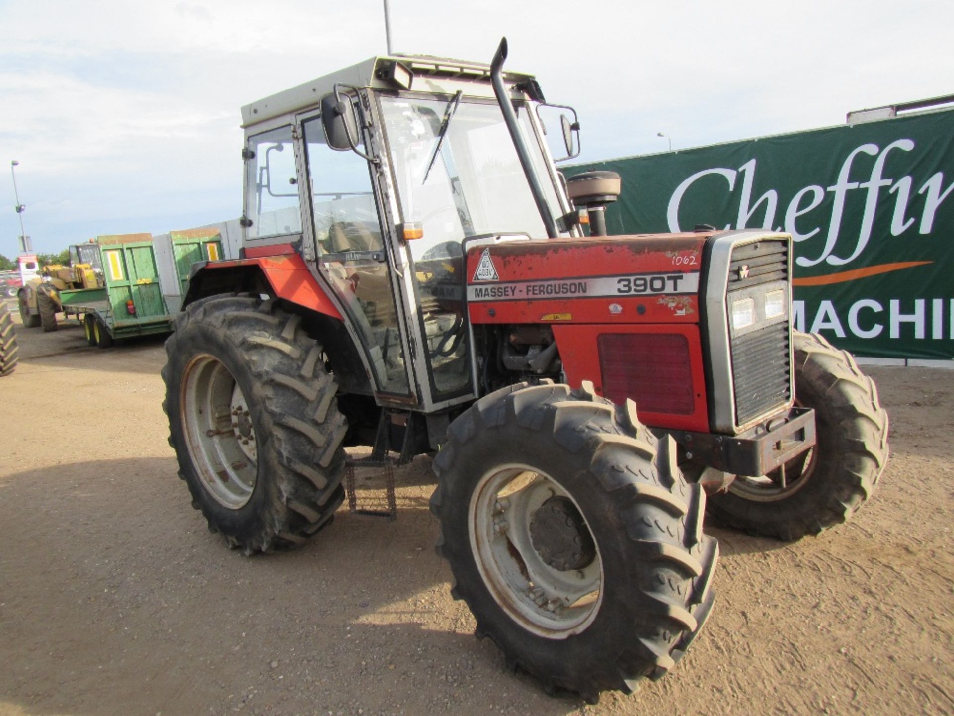1992 Massey Ferguson 390T 4x4 12 Speed Tractor with Hi Line Cab. V5 will be supplied. Reg. No. - Image 3 of 14