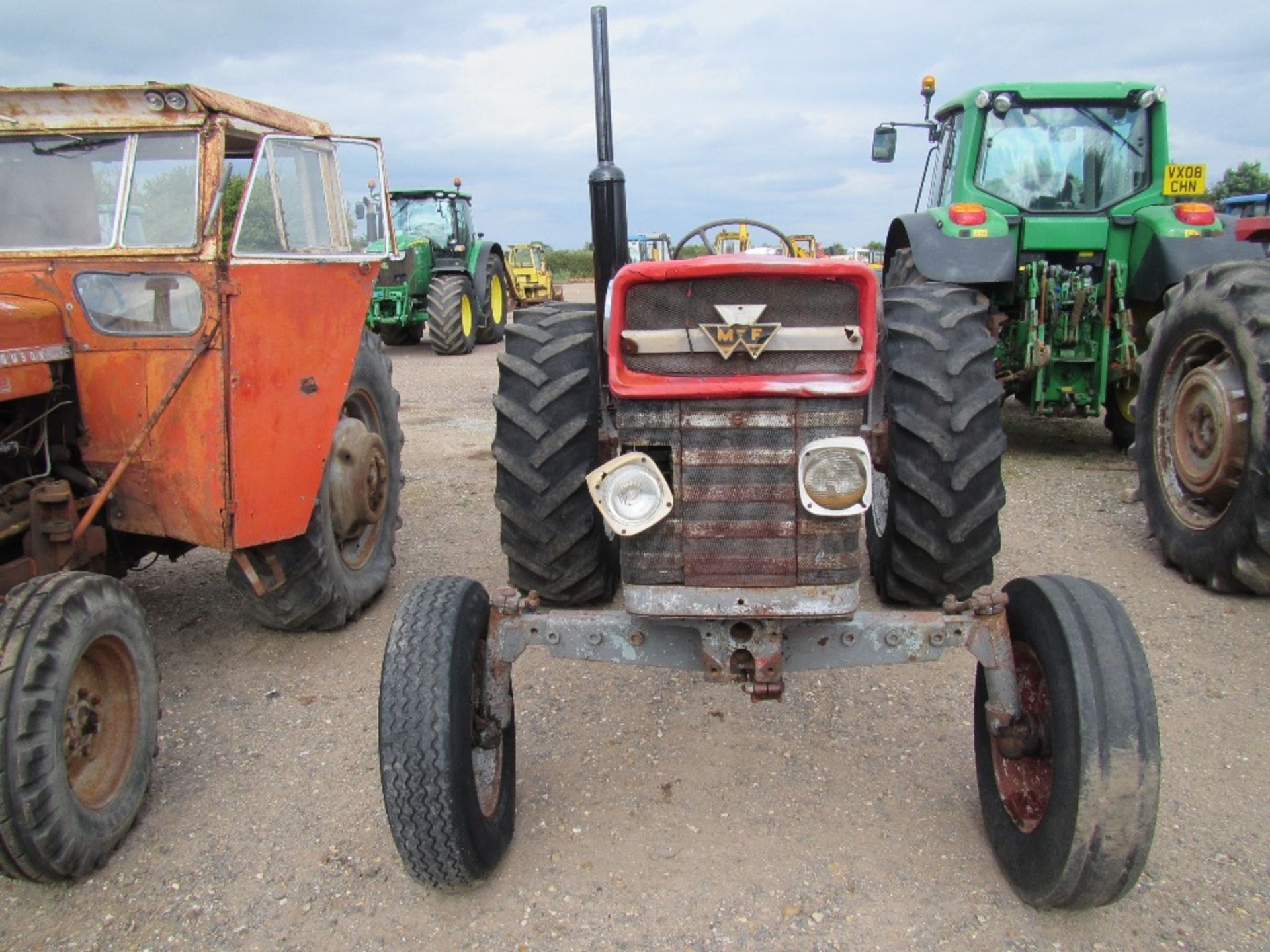 Massey Ferguson 188 Tractor with 4 Bolt Pump Ser. No. 359351 - Image 2 of 5