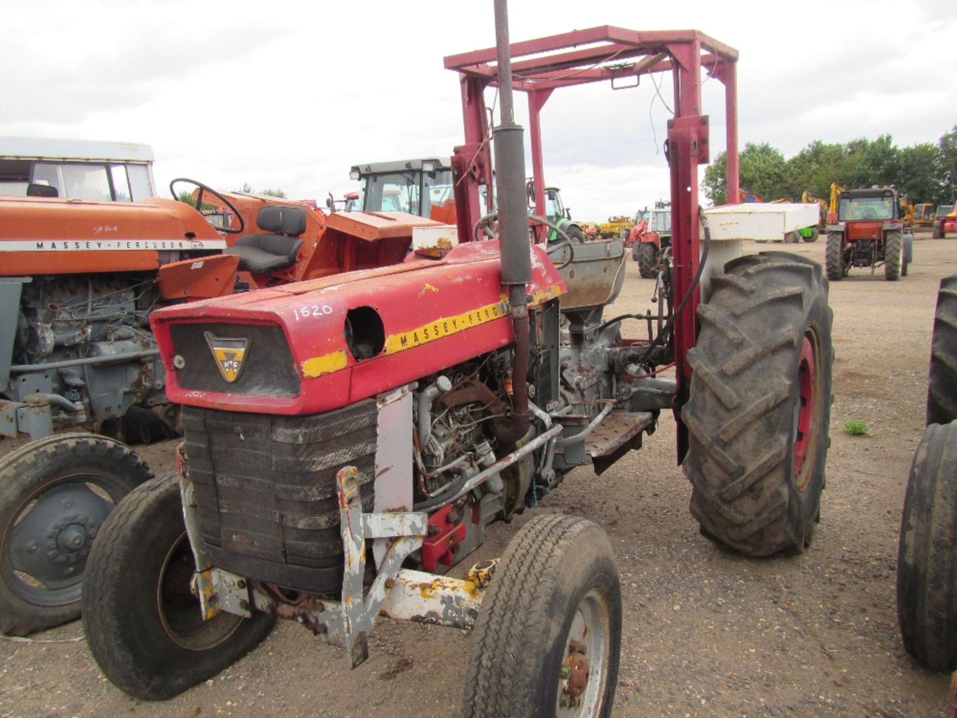 Massey Ferguson 3165 Tractor. Ser. No. 810556