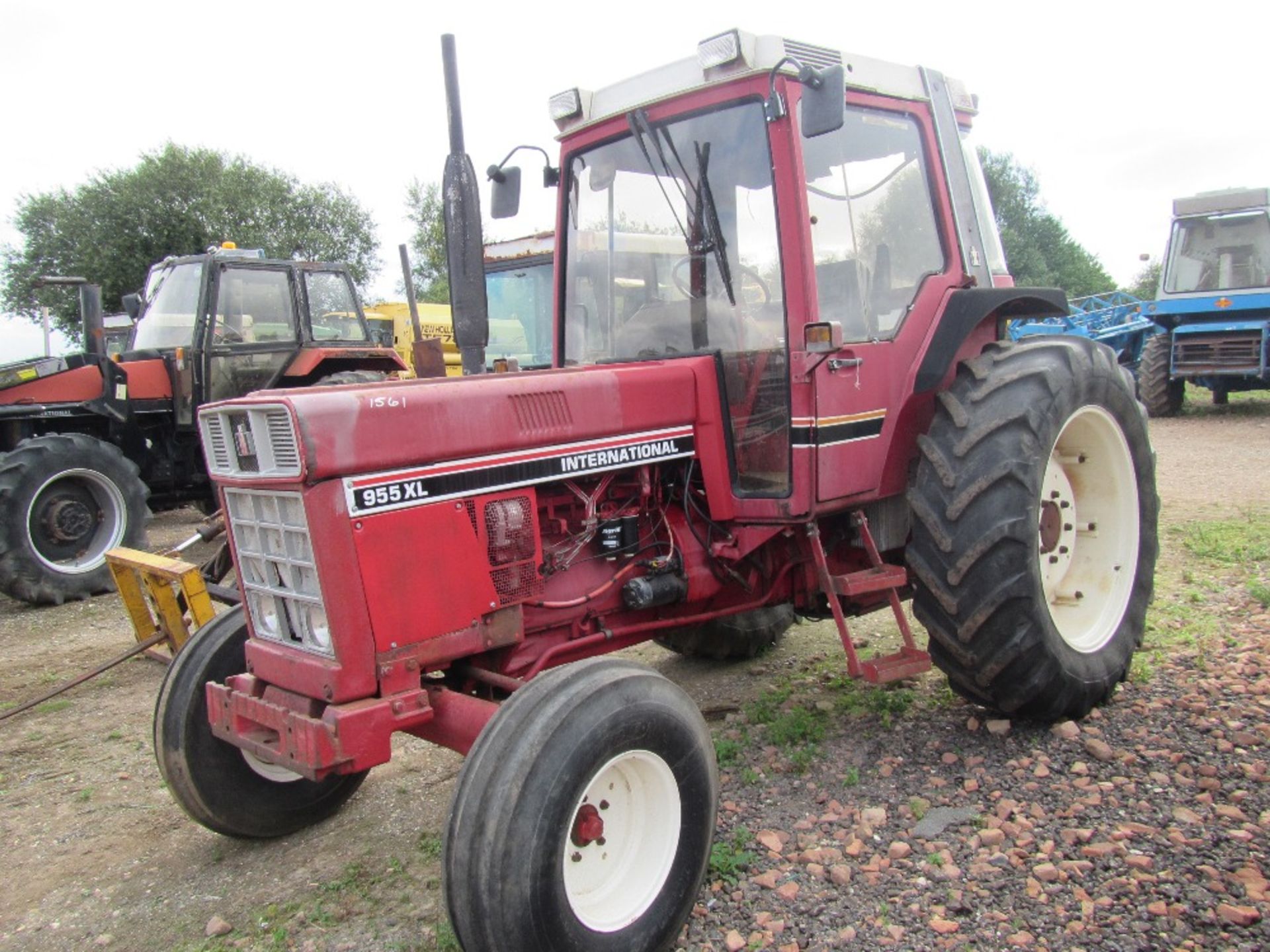 International 955XL 2wd Tractor. V5 will be supplied. Reg. No. ERP 957X Ser. No. 001289