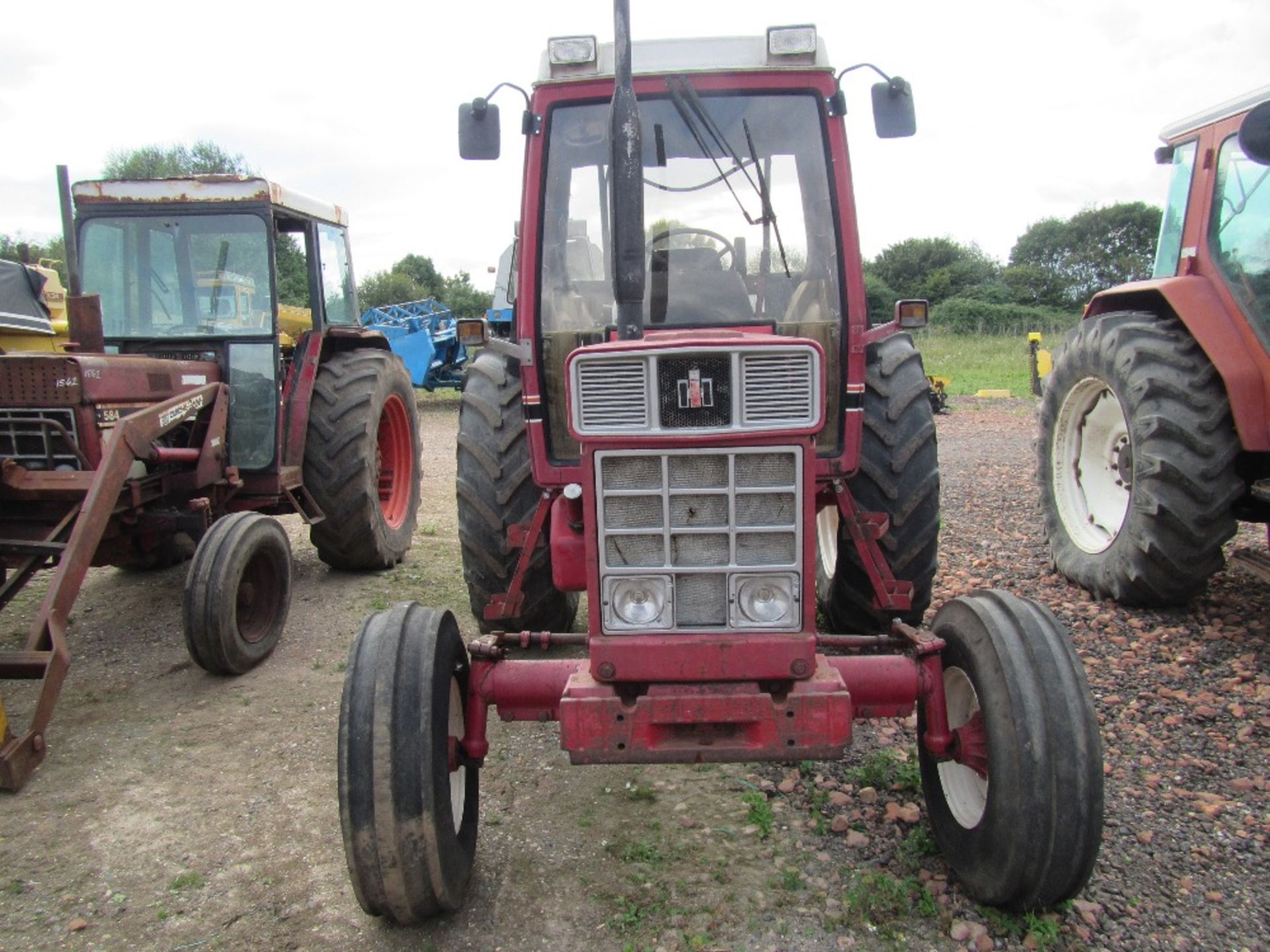 International 955XL 2wd Tractor. V5 will be supplied. Reg. No. ERP 957X Ser. No. 001289 - Image 2 of 4