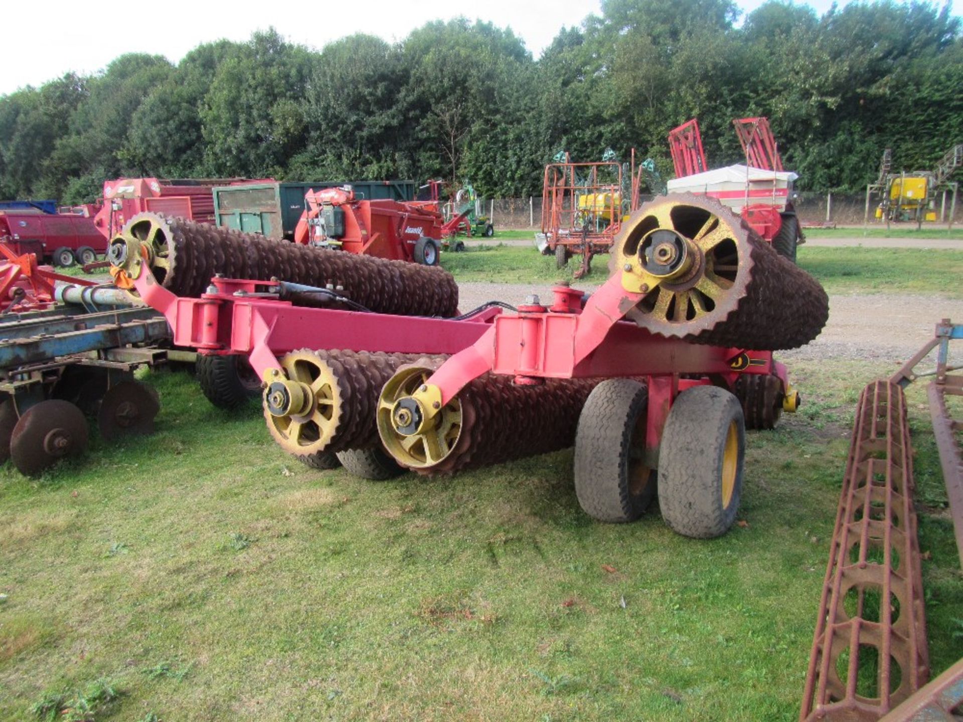 12.2m Vaderstad Rolls straight from local farm - Image 3 of 8