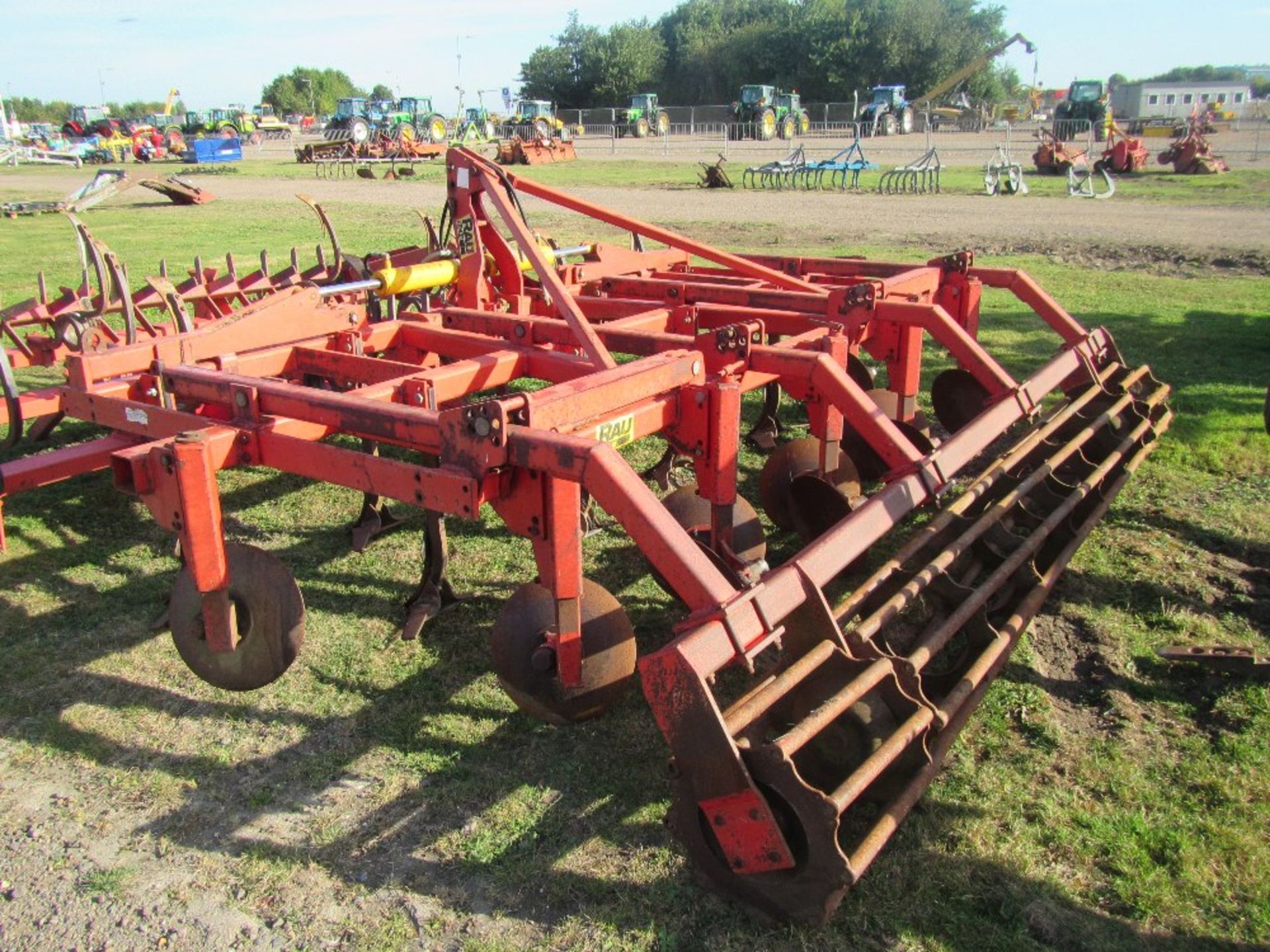 Rau Folding Cultivator - Image 4 of 4