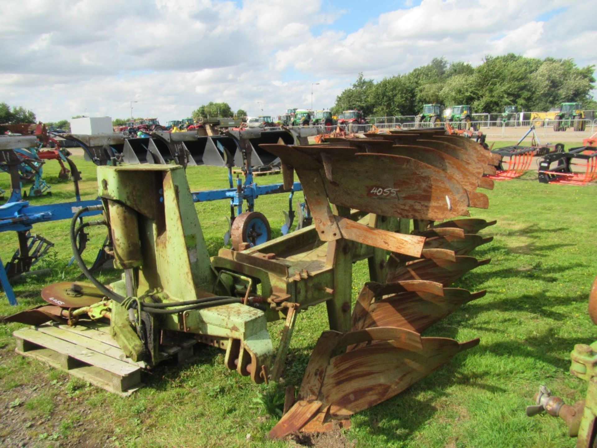 Dowdeswell DPTC 5 Furrow Reversible Plough