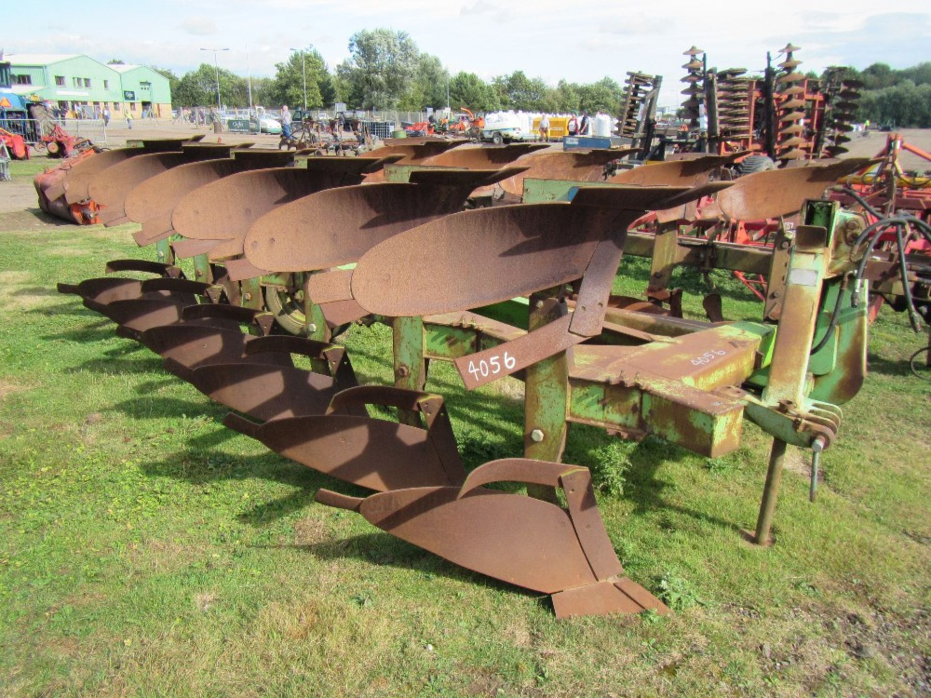 Dowdeswell DP1 5+1 UCN Plough with Cat Offset