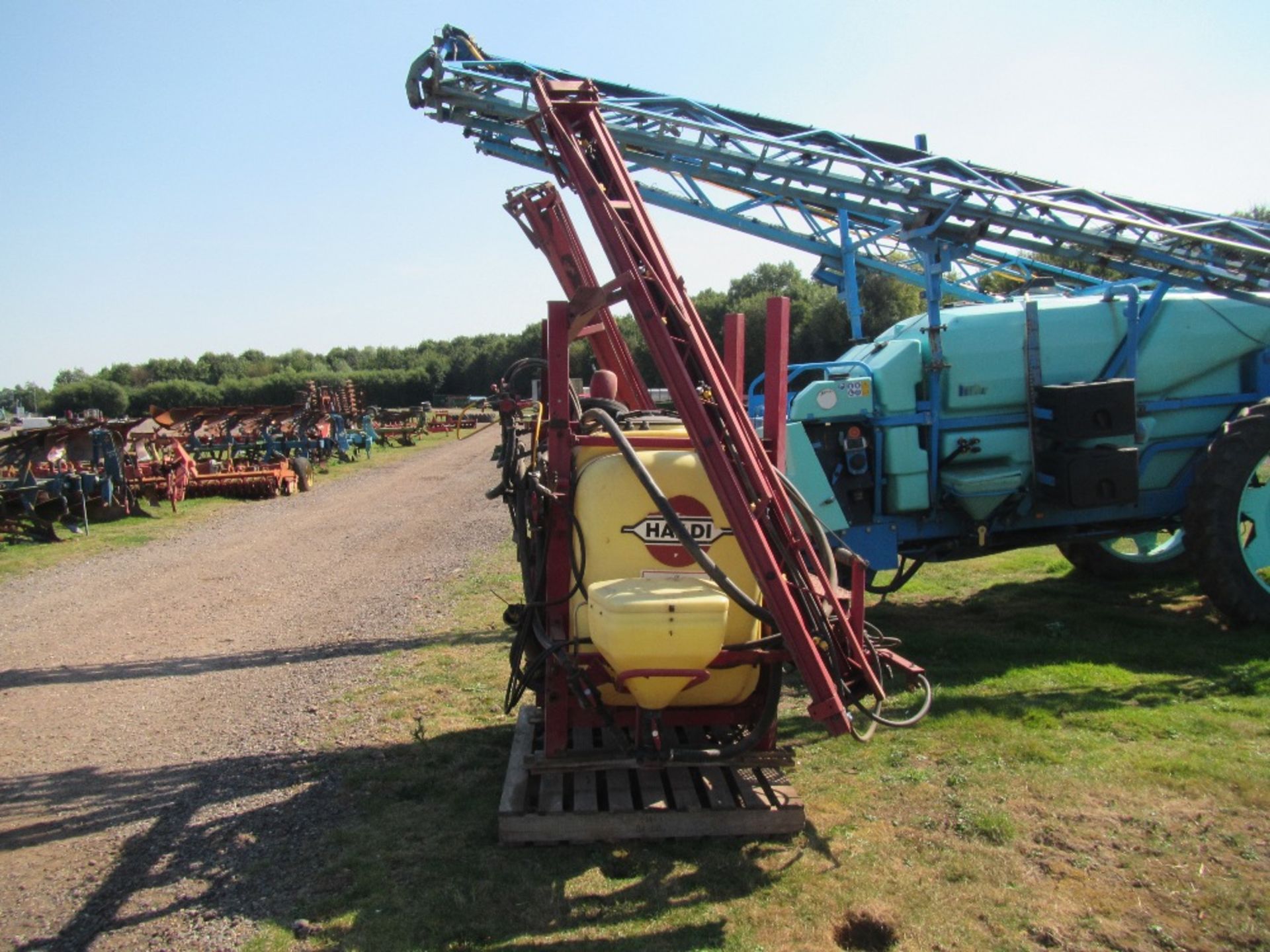 Hardi 12m Sprayer with Hyd Lift, Booms & Induction Hopper - Image 5 of 5