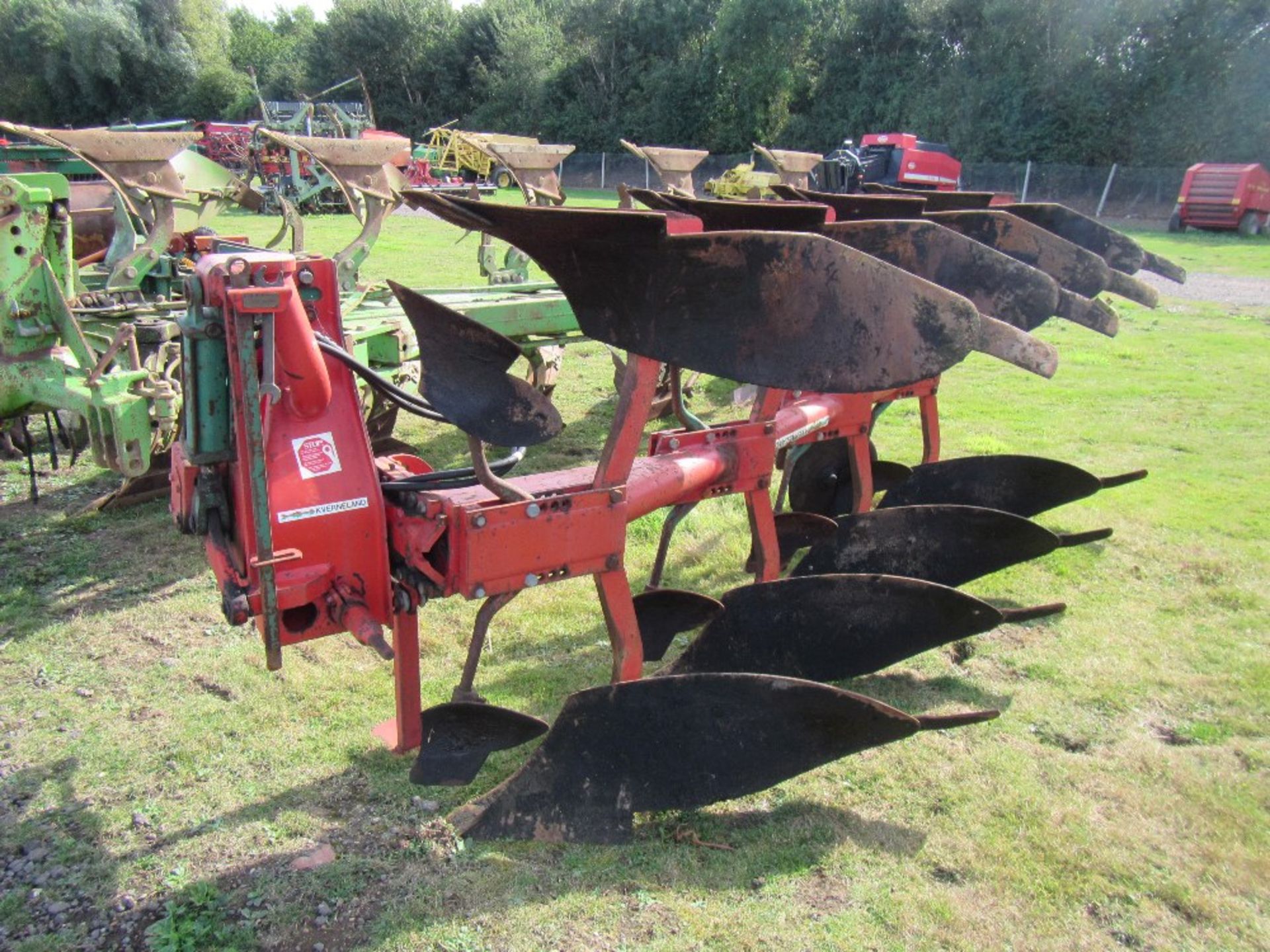 Kverneland LA8NR 4 Furrow Reversible Plough - Image 2 of 2