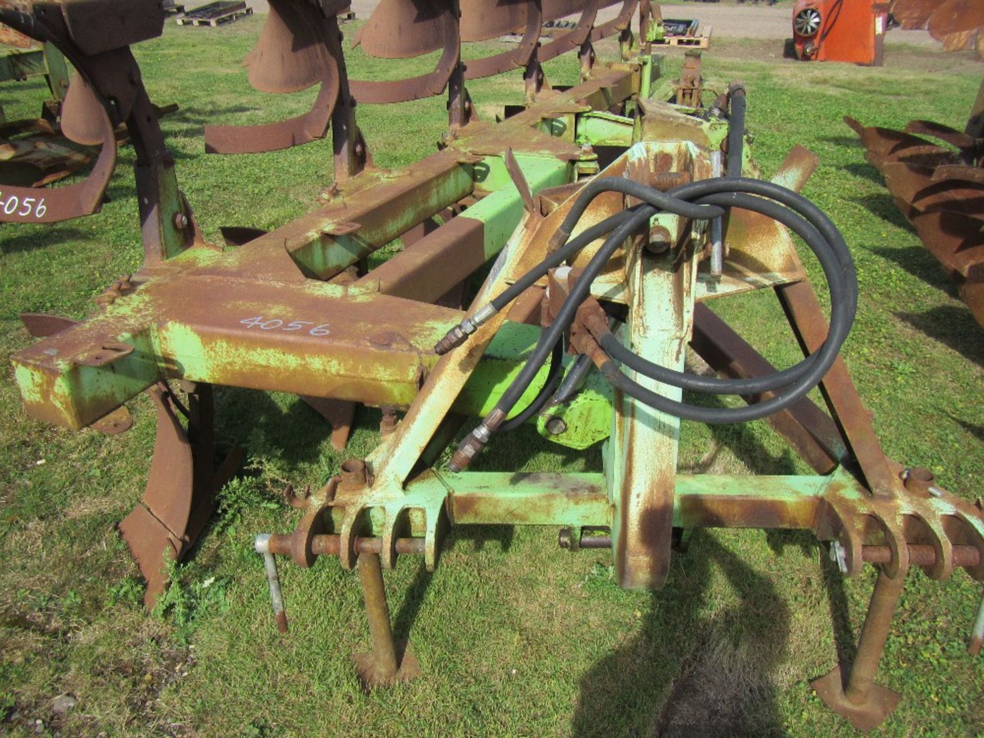 Dowdeswell DP1 5+1 UCN Plough with Cat Offset - Image 3 of 3