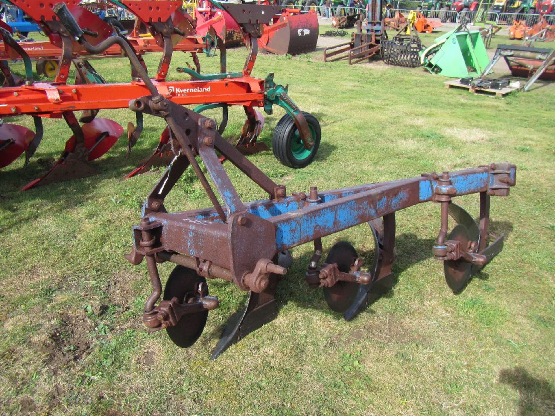 Ransome 3 Furrow Plough with Depth Wheel - Image 2 of 2