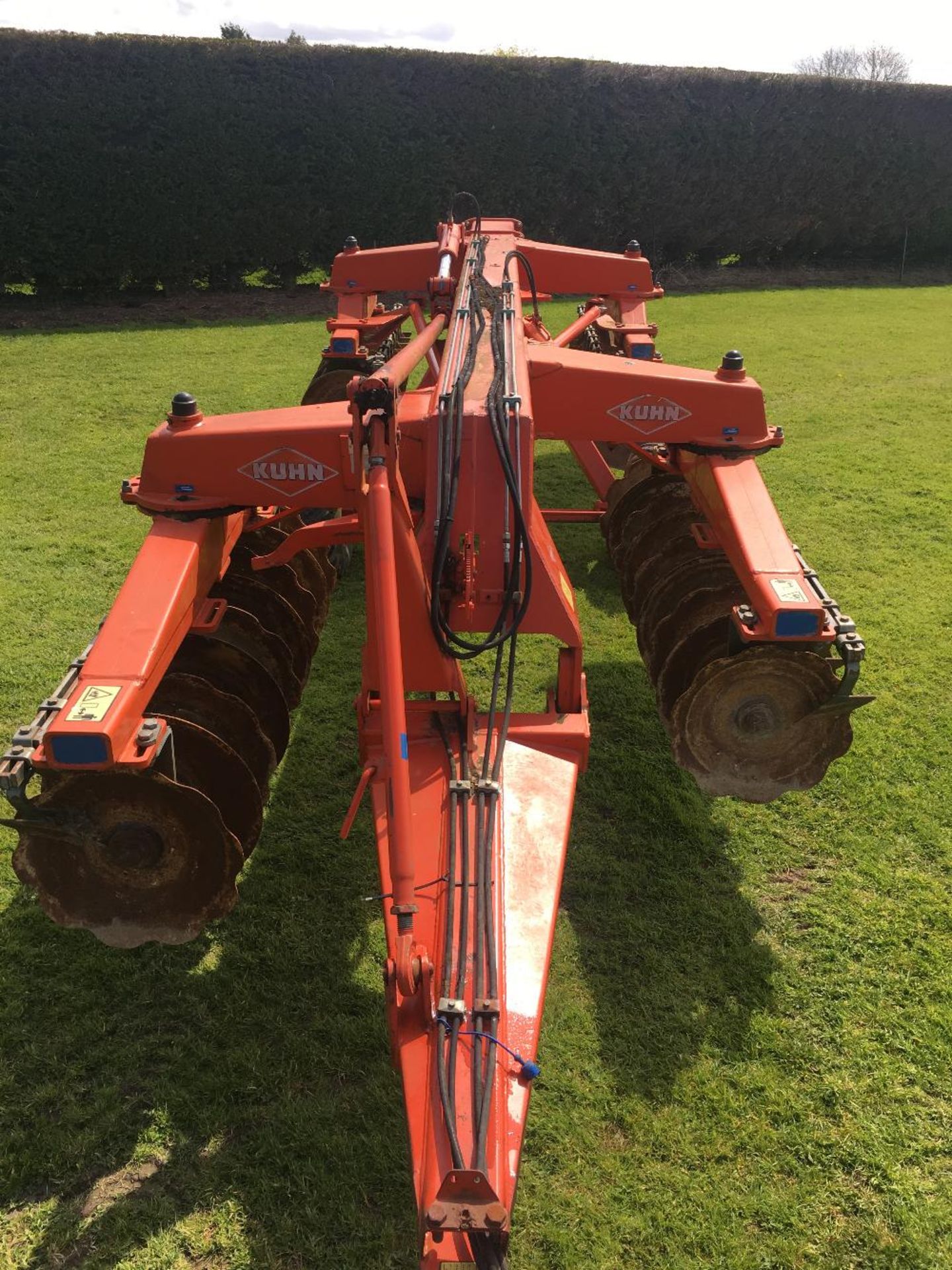 Kuhn Discover XM36-660 4.3m Hyd Folding Disc Harrows - Image 3 of 8